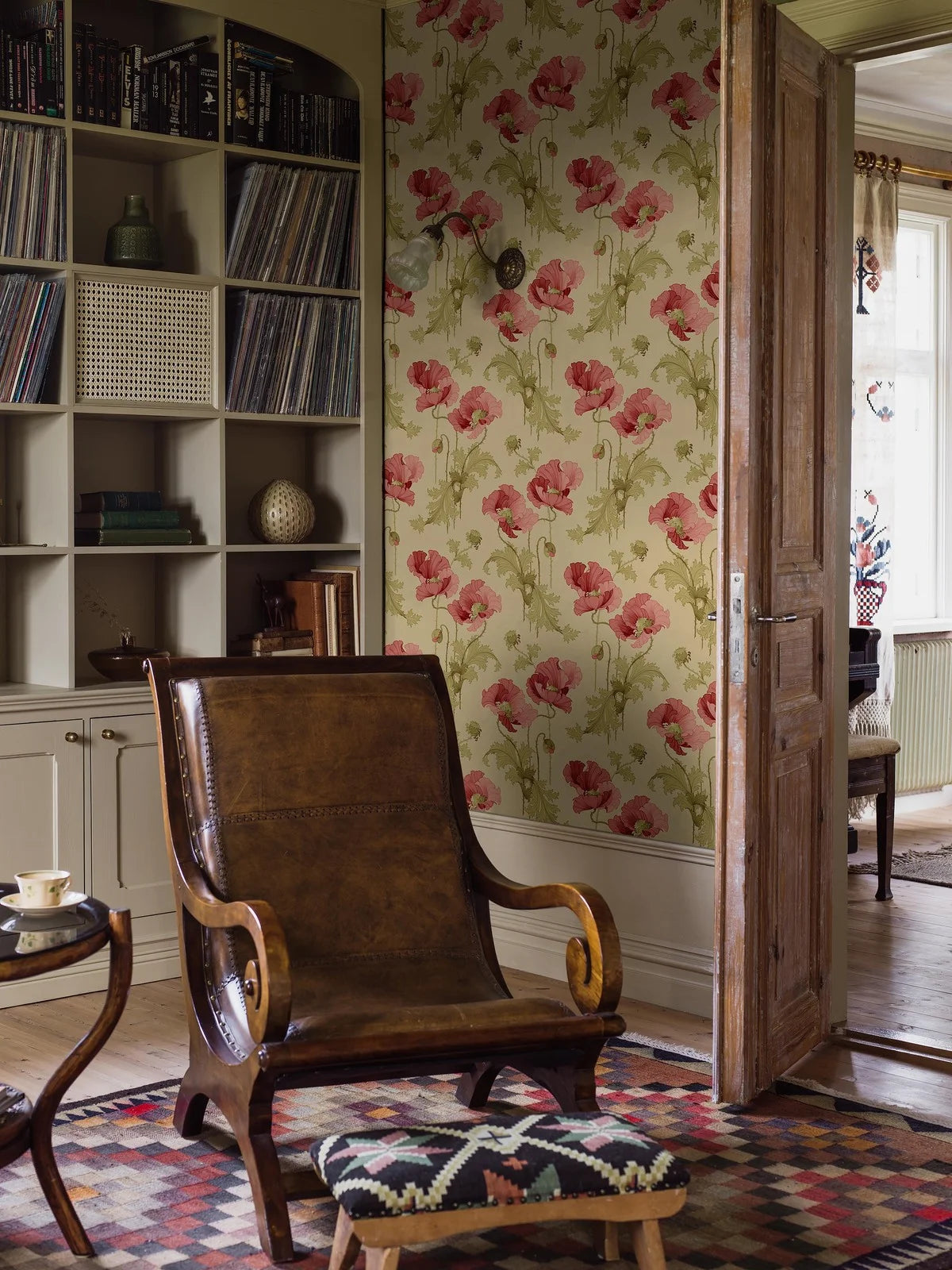 VALLMO beige mit rosa pflanzlichem Muster Vlies-Tapete