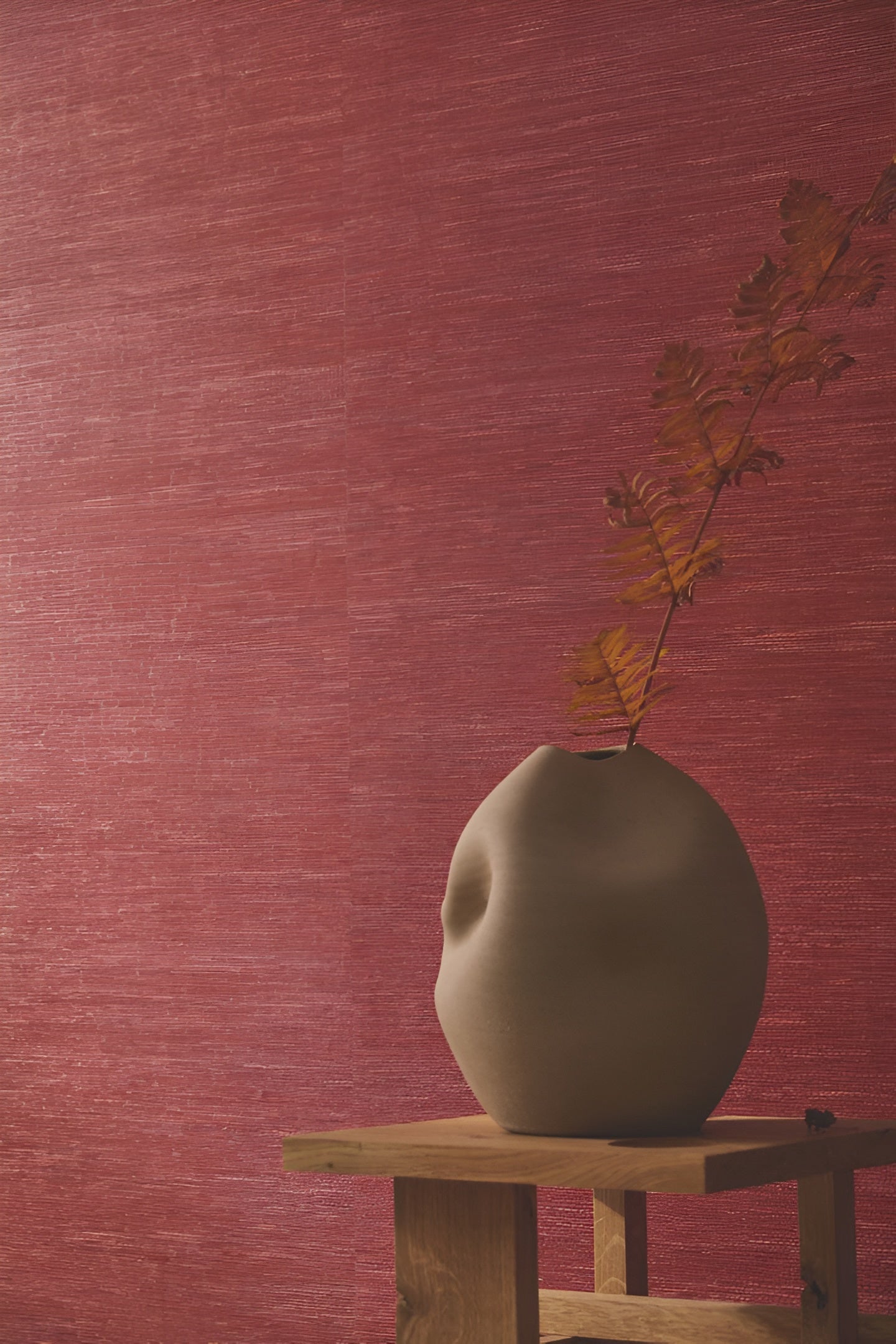 Strukturierte Tapete, die Jacquardstoff imitiert - TATAMI - GRENAT bordeauxrot