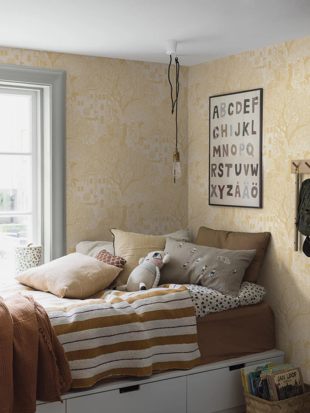 Children's wallpaper with a fairy tale theme KINGDOM OF THE WILLOW yellow