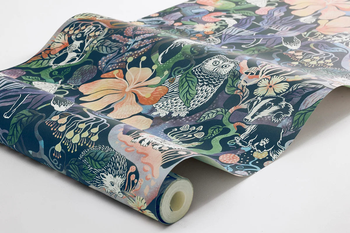 Tapete für Kinder mit dem Motiv des märchenhaften Waldes MAGIC WOODS blau mit rosa