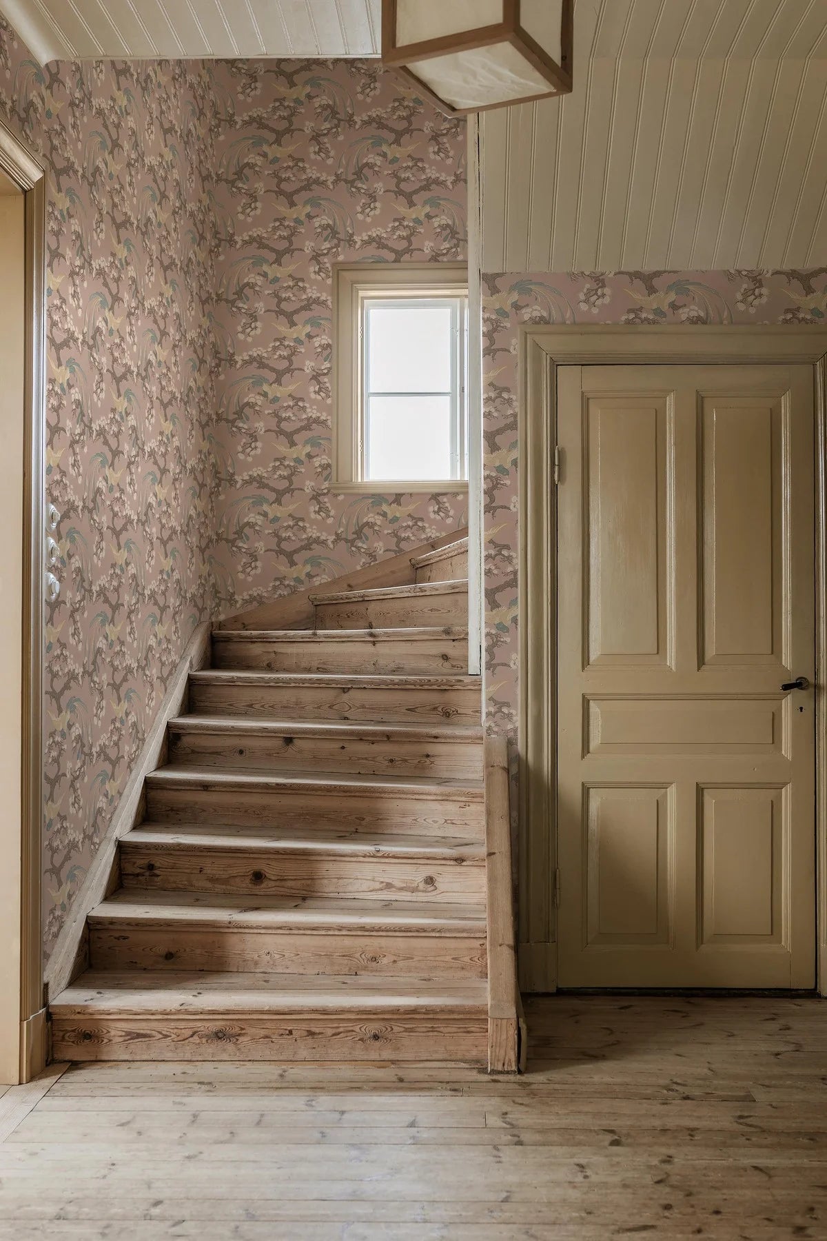 Tapete mit pflanzlichem und tierischem Motiv FENIX rosa