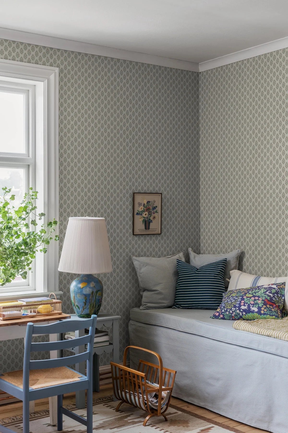 SIBYLLA Cream Floral Pattern Wallpaper with Pink