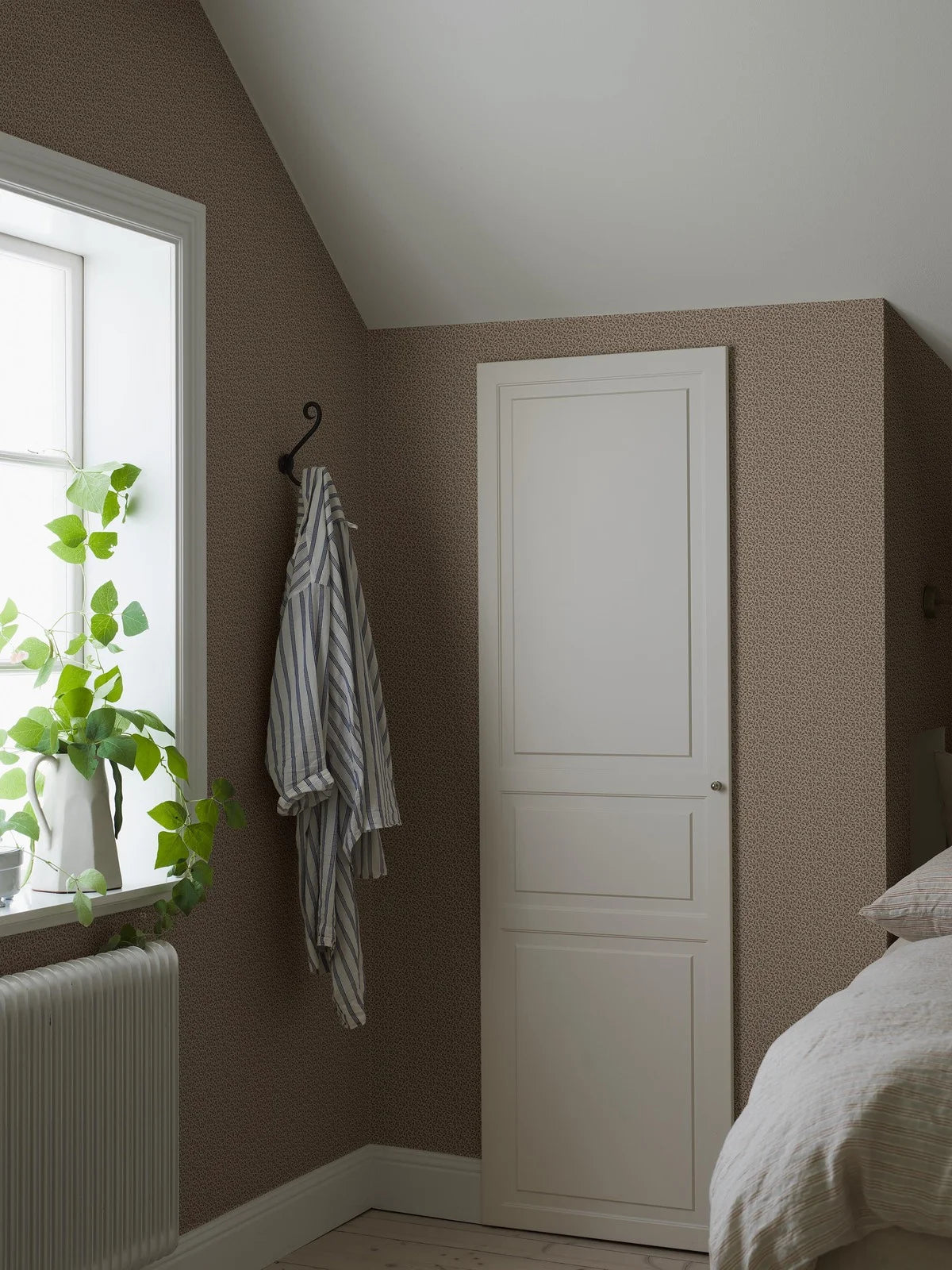 IDA Brown Botanical Pattern Wallpaper