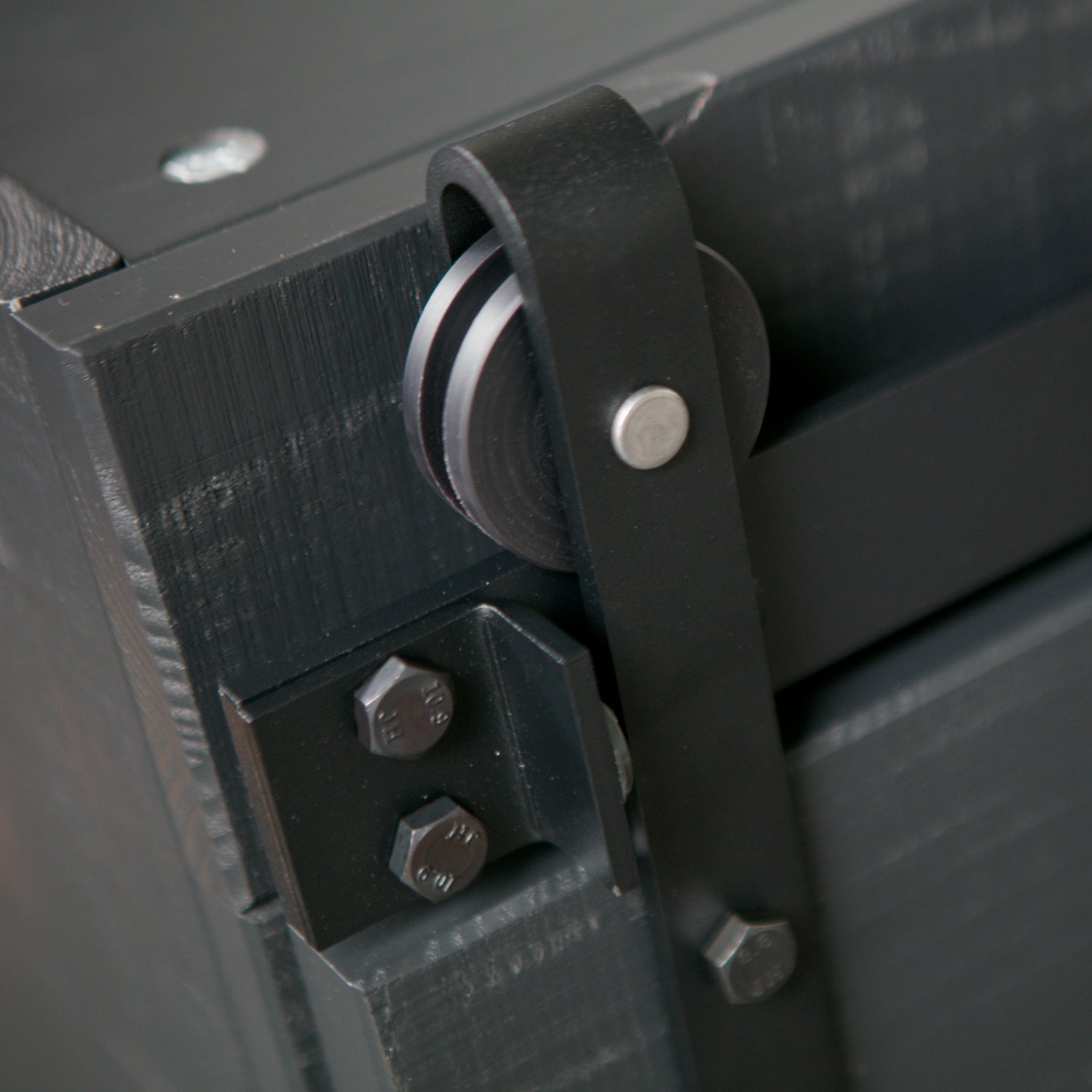 SLIDE BARN Black Sliding Wardrobe