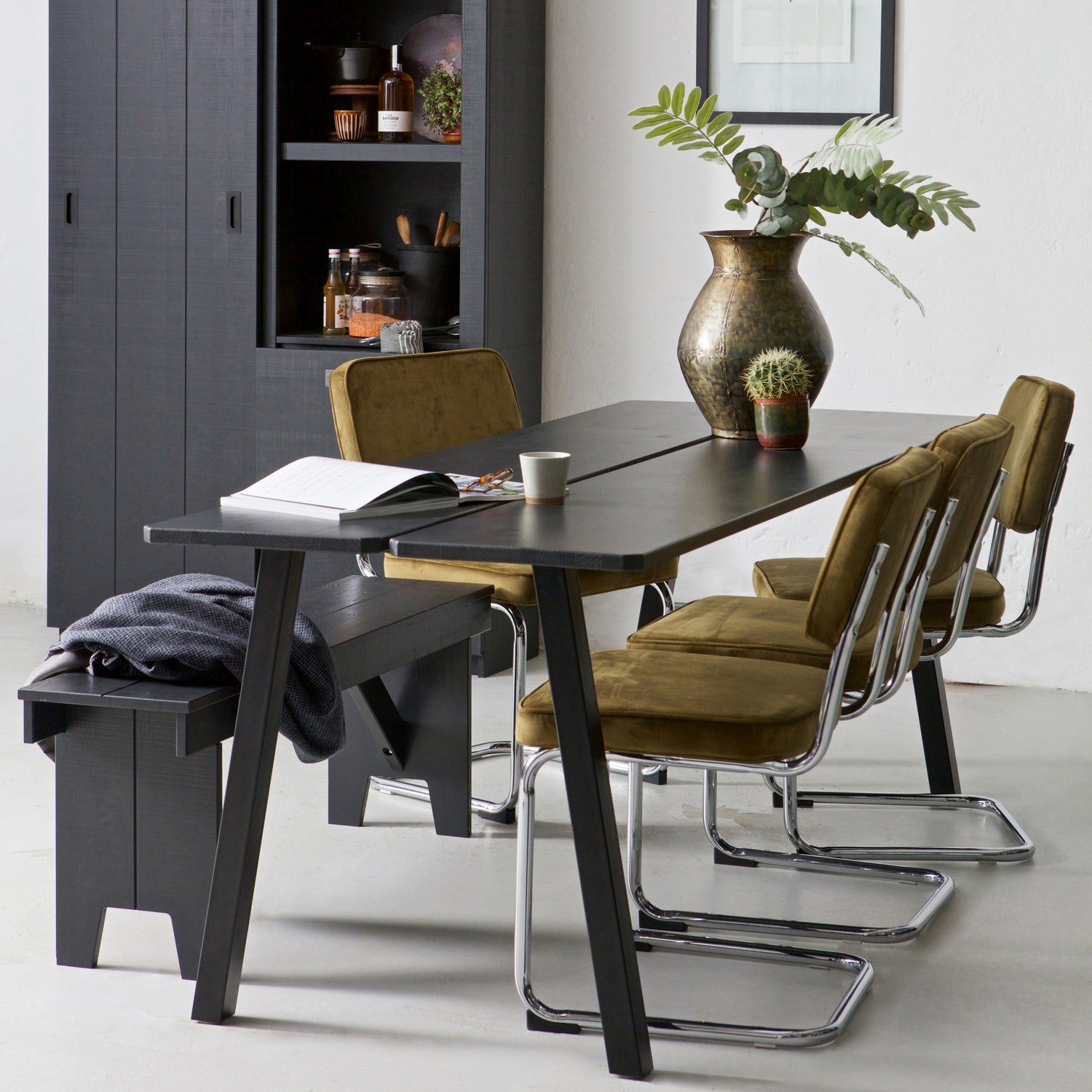 SLIDE BARN Black Sliding Wardrobe