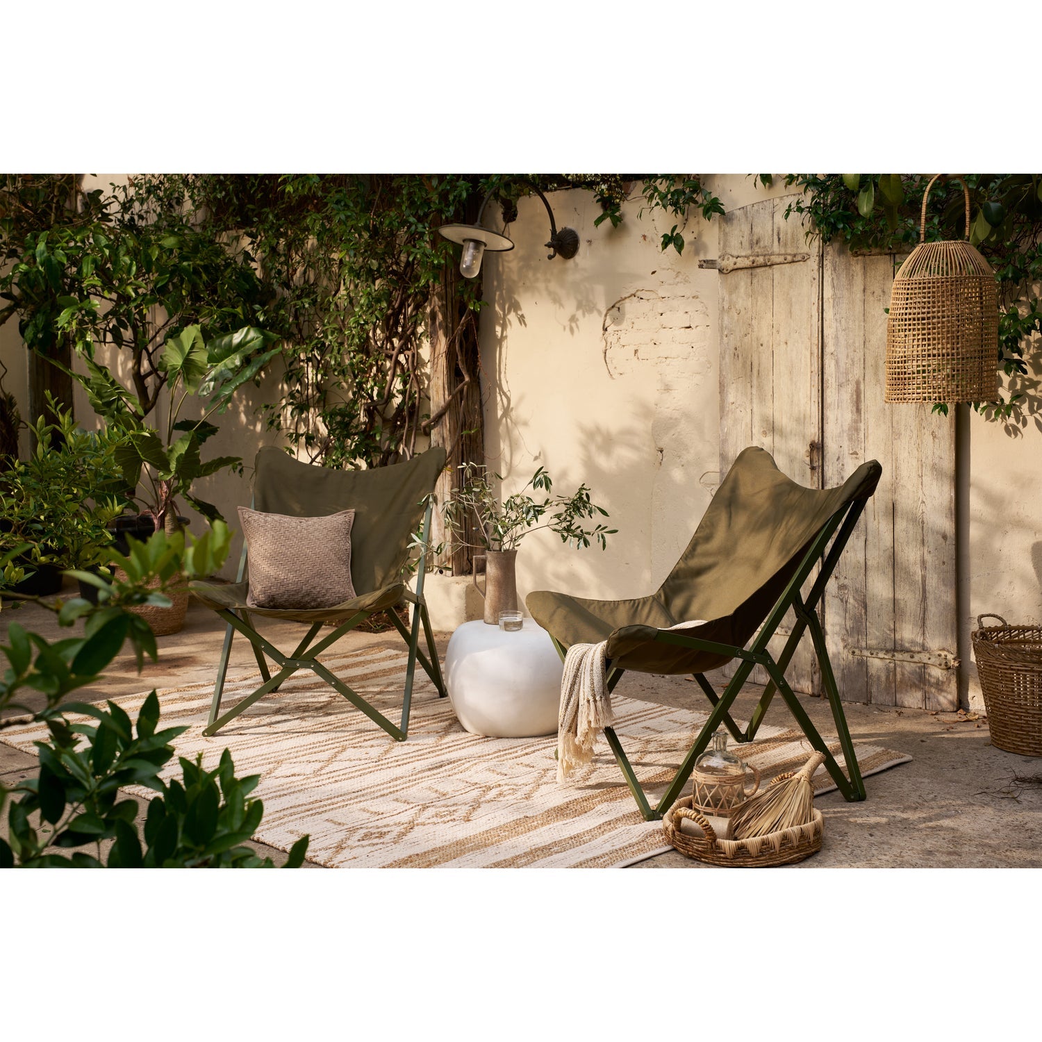White Outdoor Side Table PEBBLE