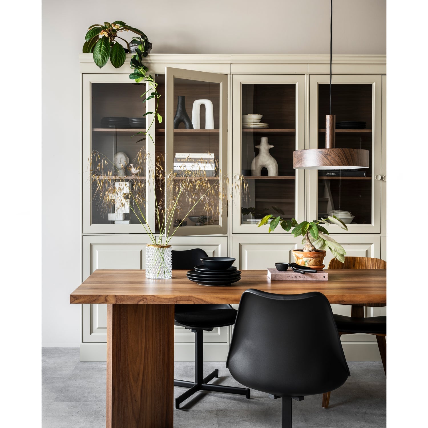 CLASSIC Chair walnut veneer with black eco-leather