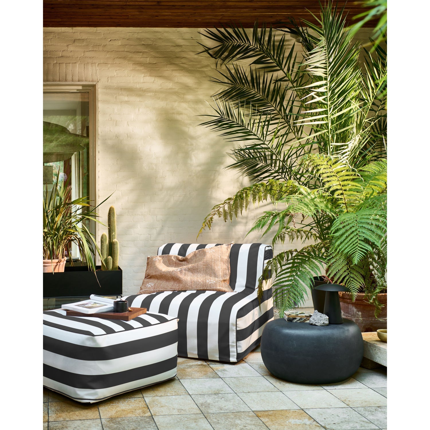 Black PEBBLE Outdoor Coffee Table