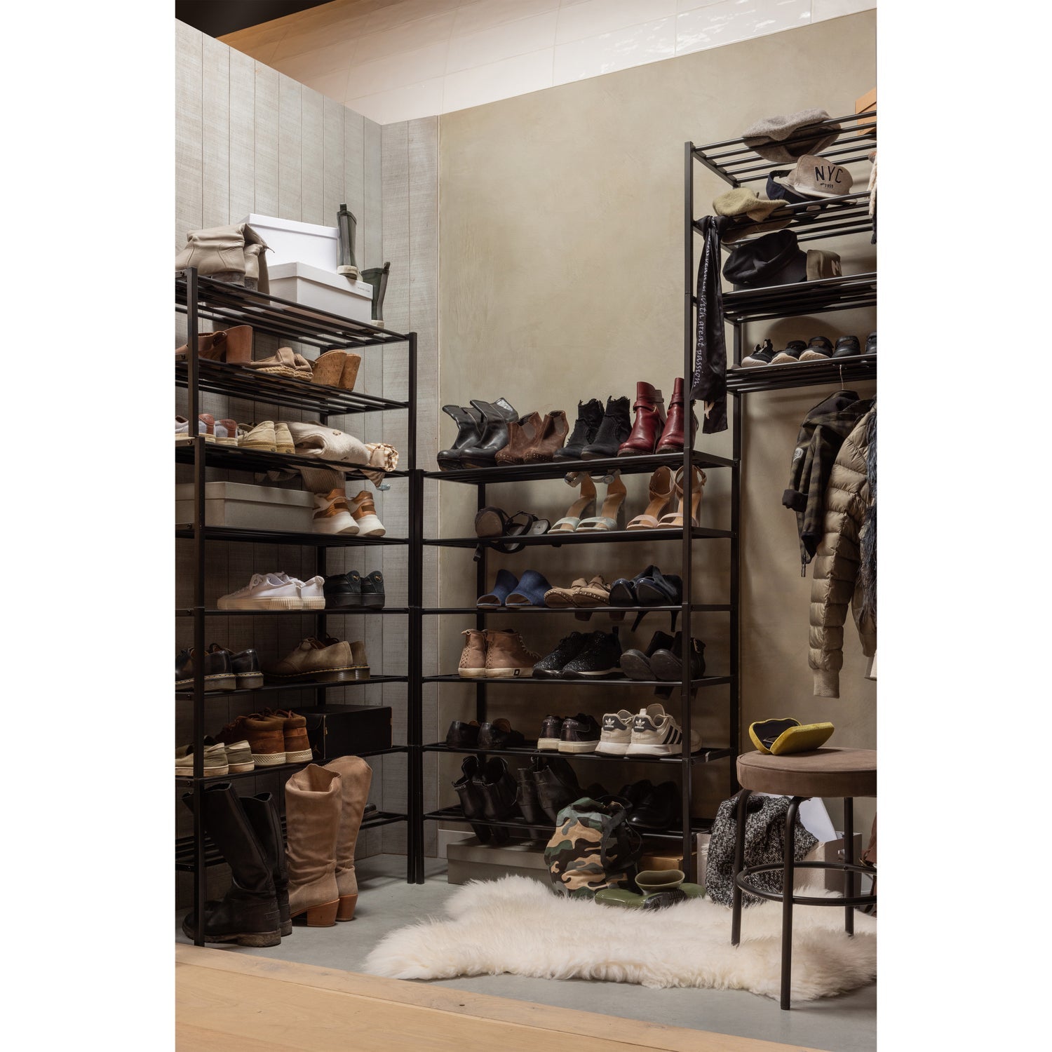 FERRO Black Shoe Rack