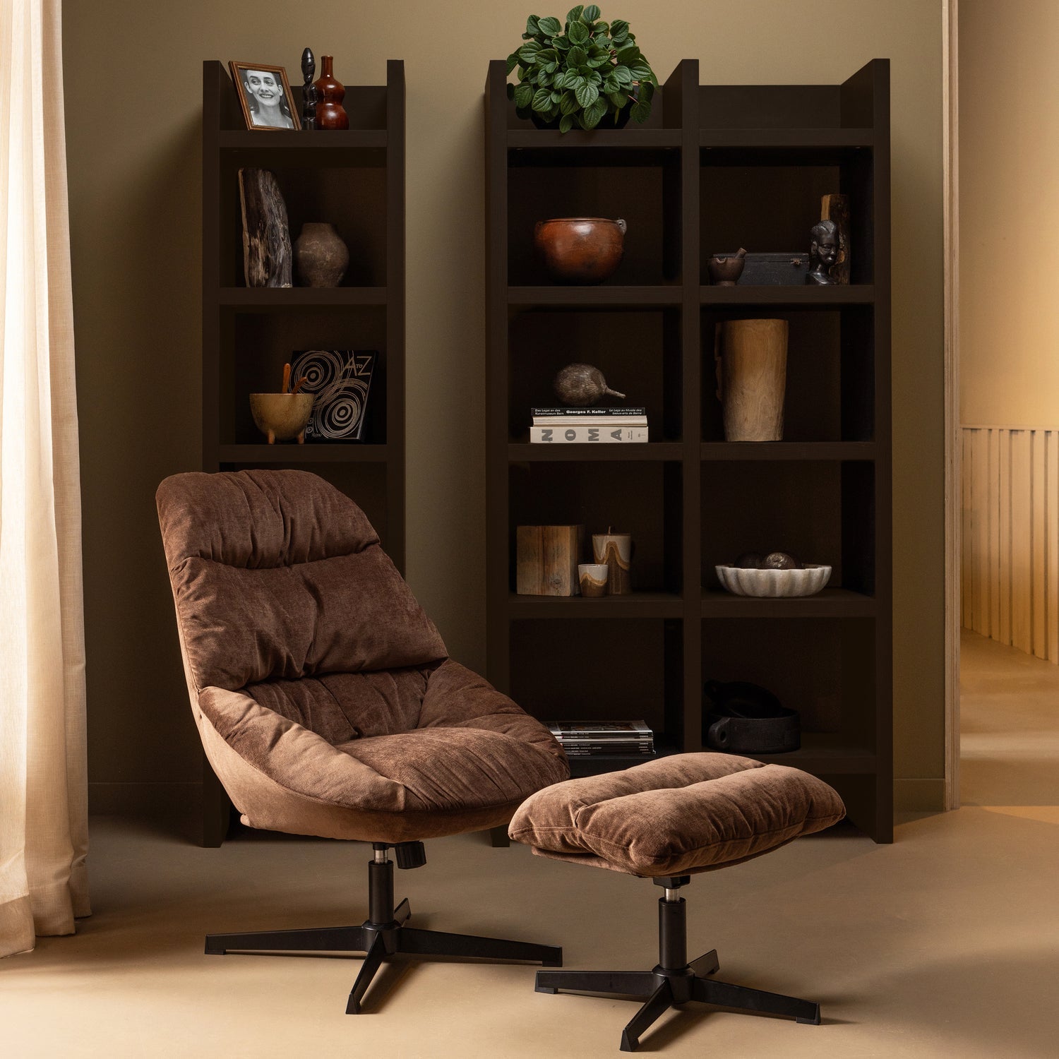 Armchair with a jaro coffee footrest