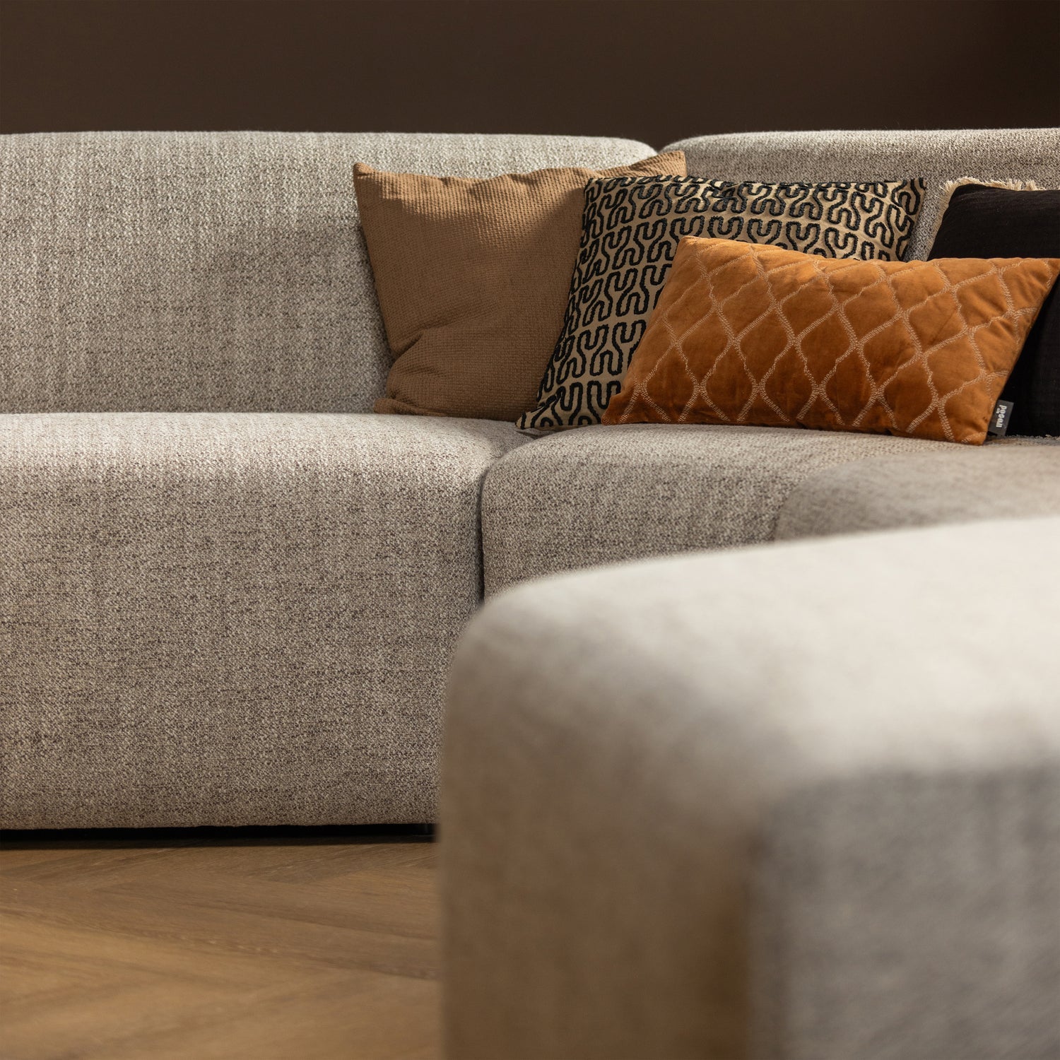 Avelon beige -shaped corner