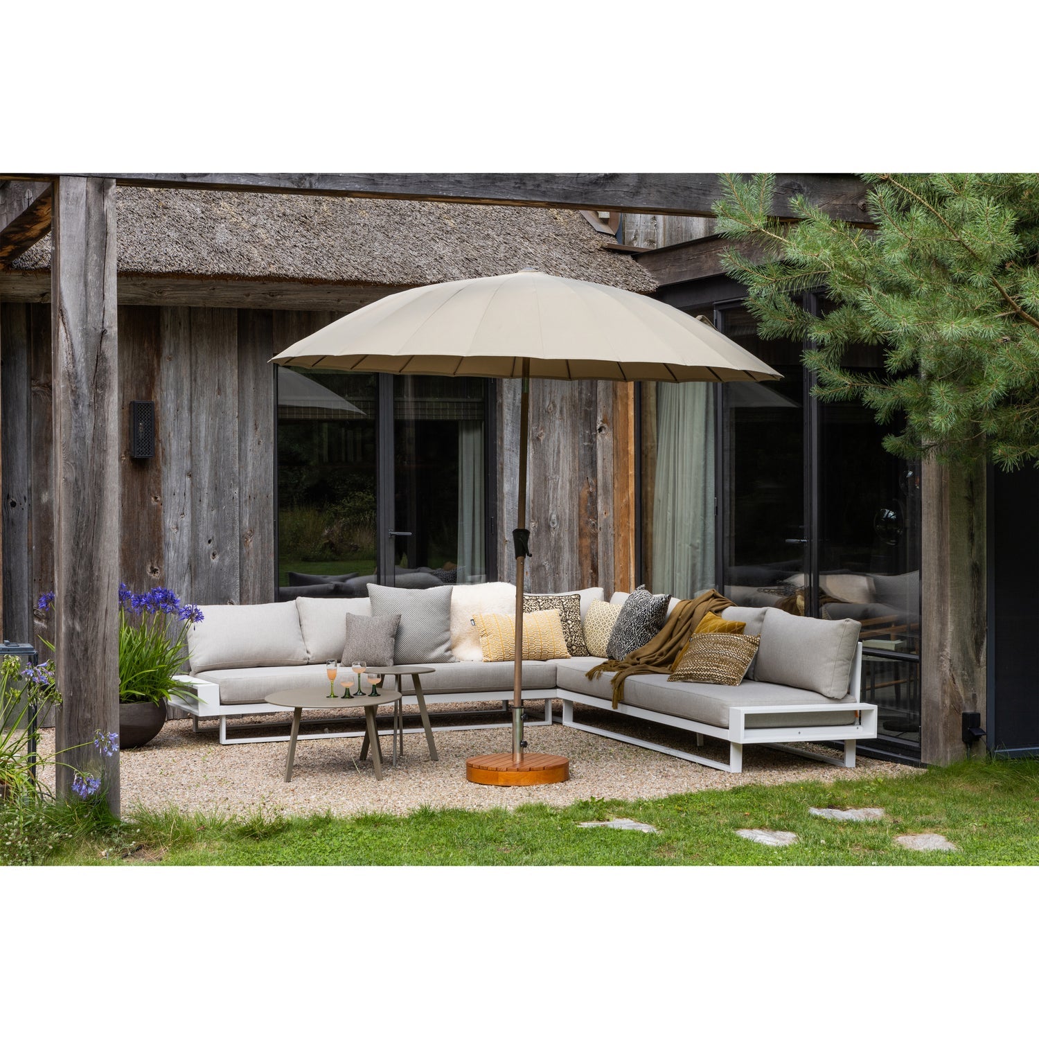 MONICA green garden parasol with beige base