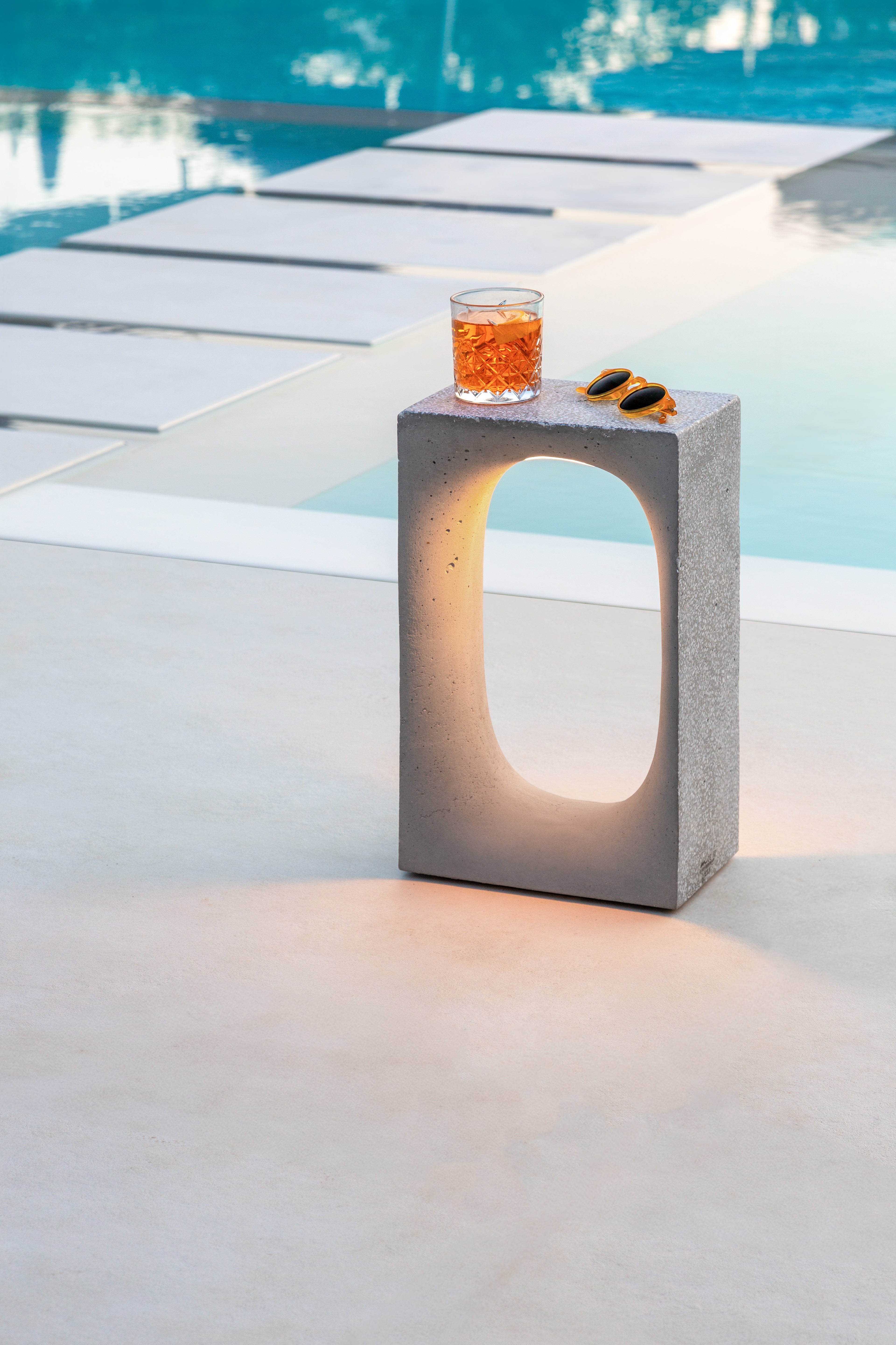 Outdoor lamp JAN gray concrete with marble