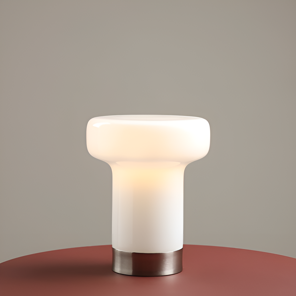 Cream bonbon table lamp