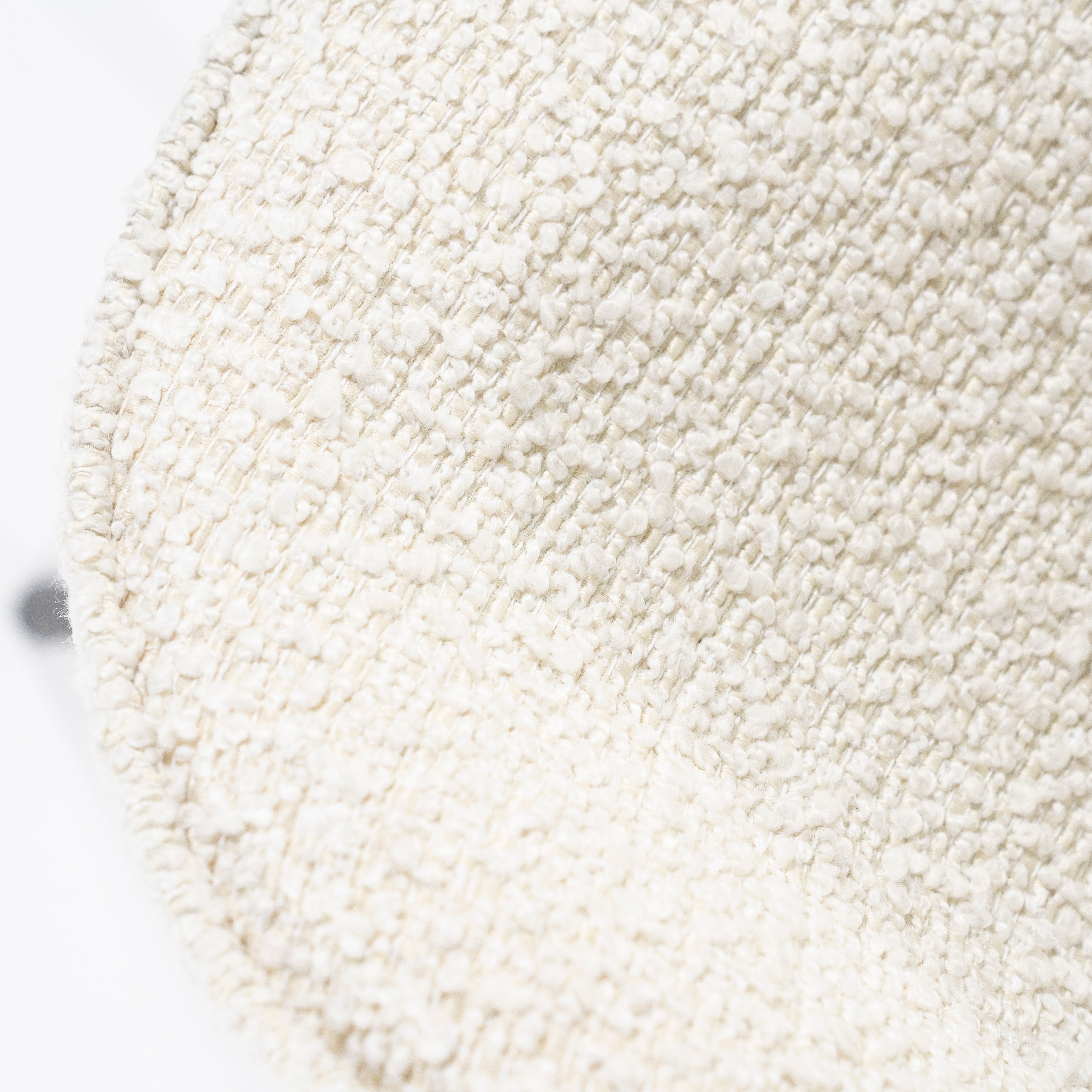 Stuhl TESS cremefarben mit schwarzem Gestell