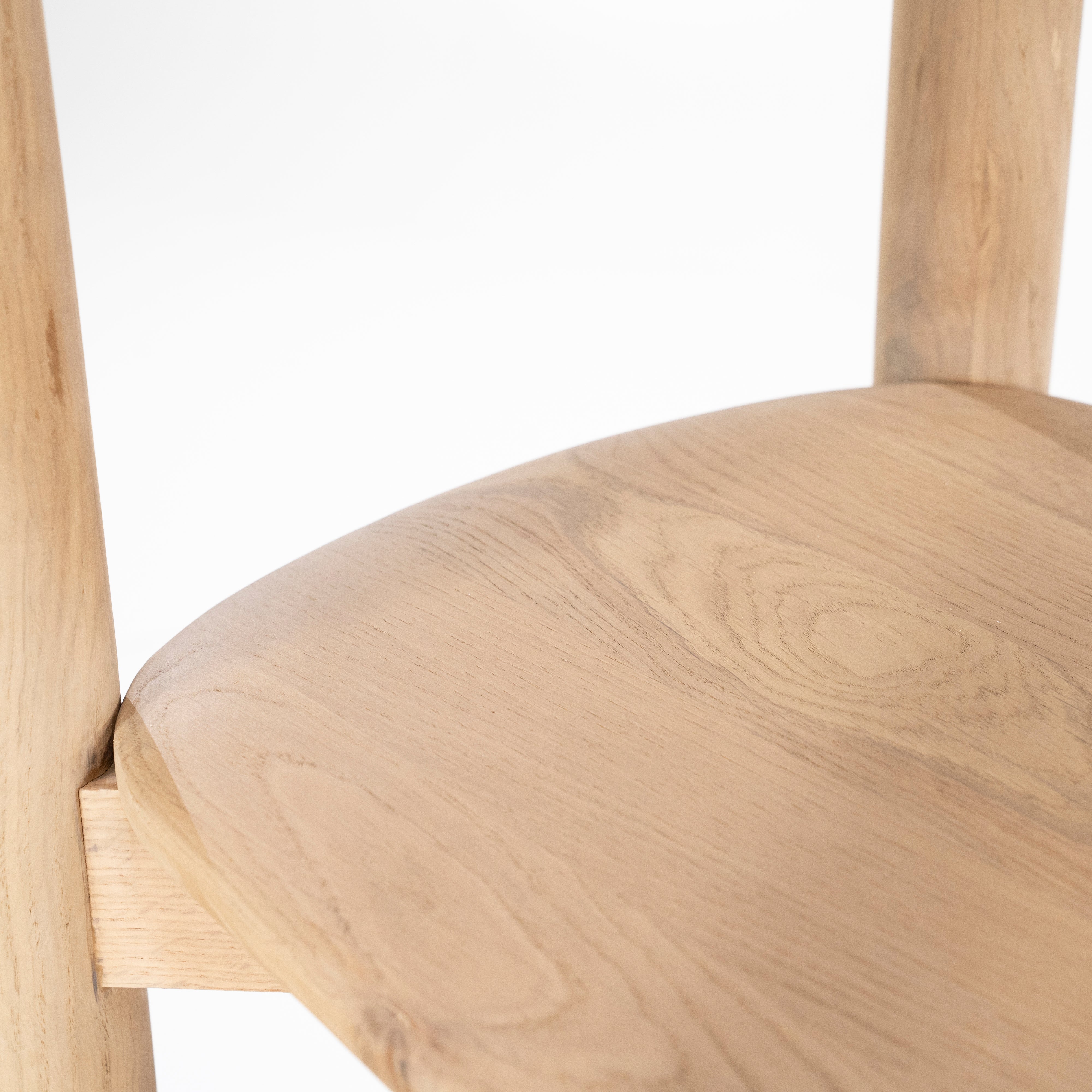 Regal SELBU aus Eichenholz