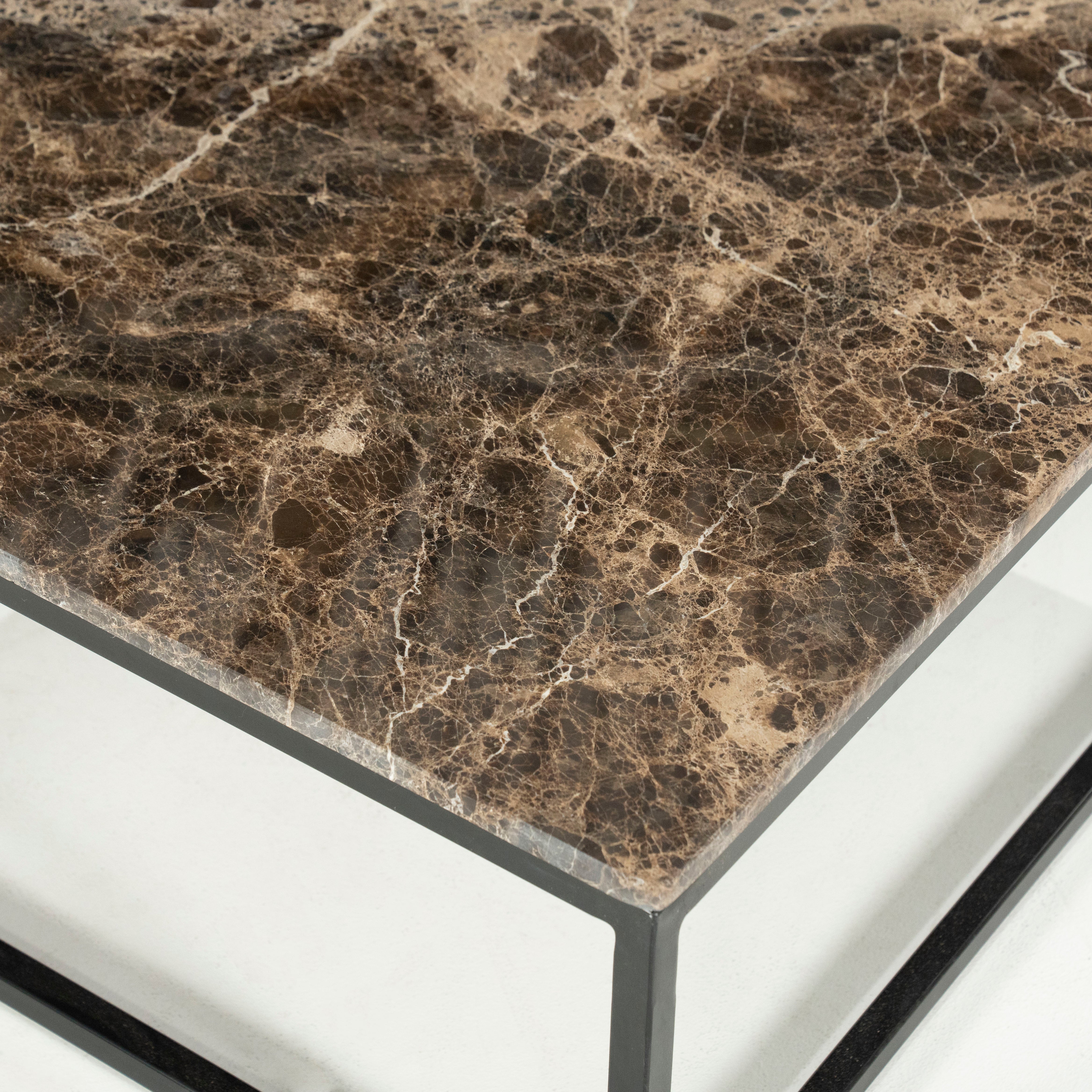 Couchtisch RICO dunkelbrauner Marmor mit Metallbasis