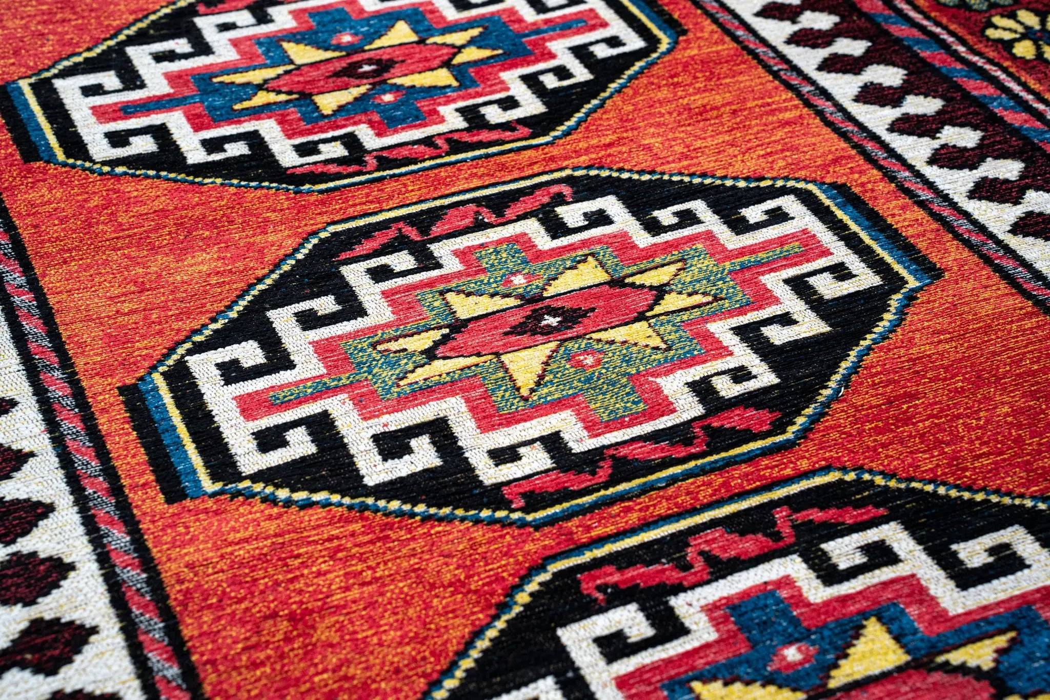 Dywan ANTALIA RED MIX czerwony – Louis de Poortere
