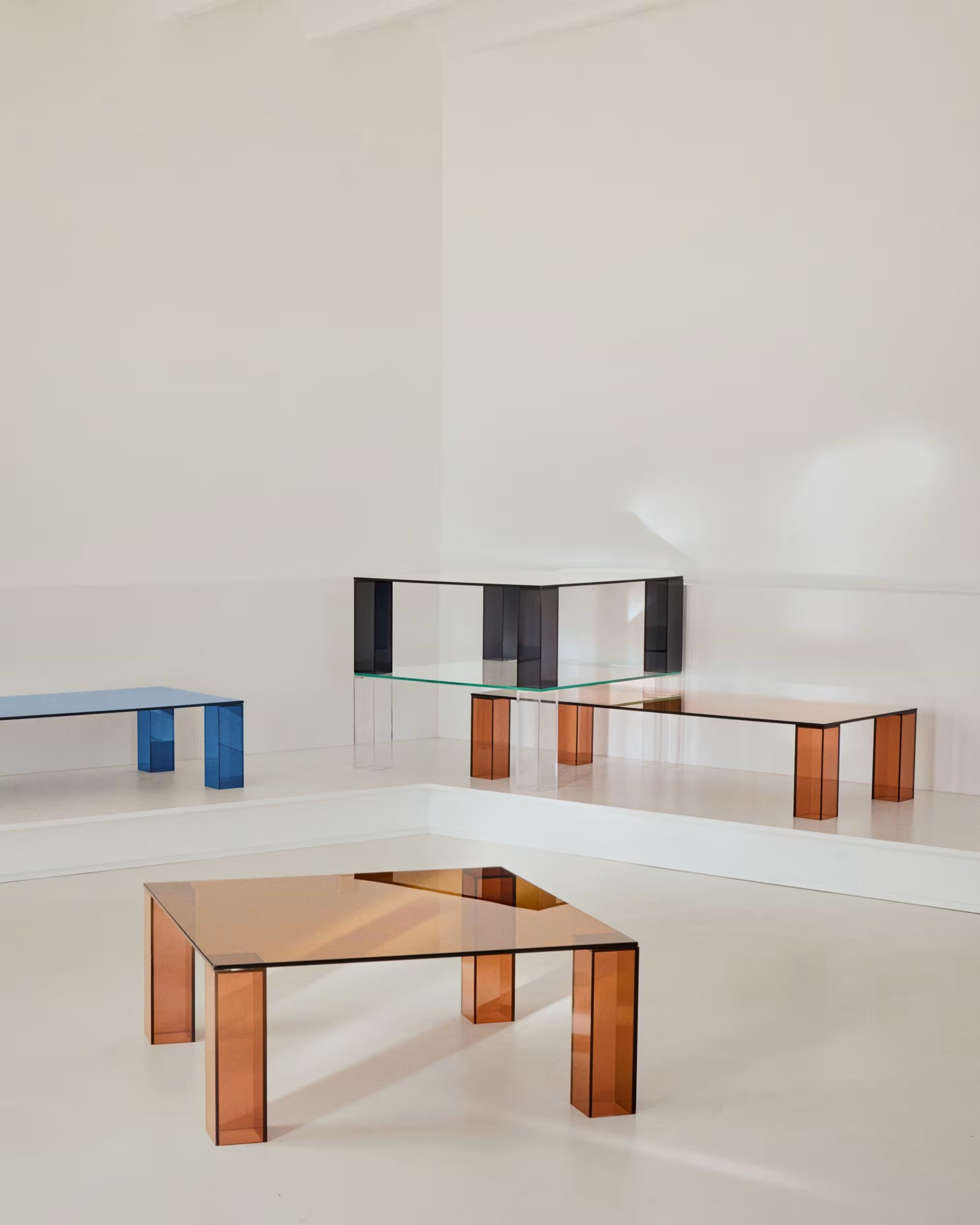 Coffee table adularia blue tempered glass