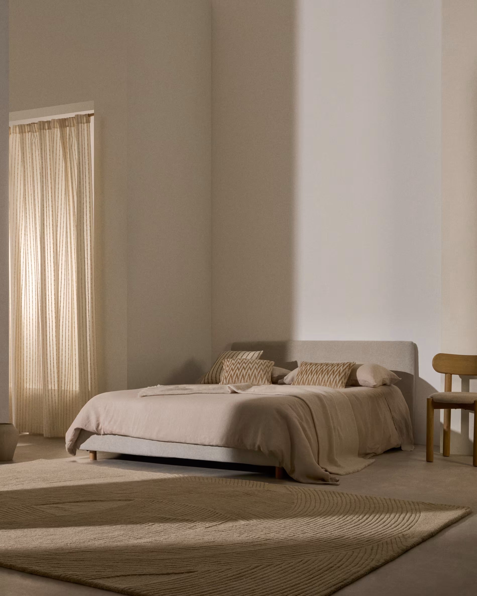 VALMA pearl chenille headboard