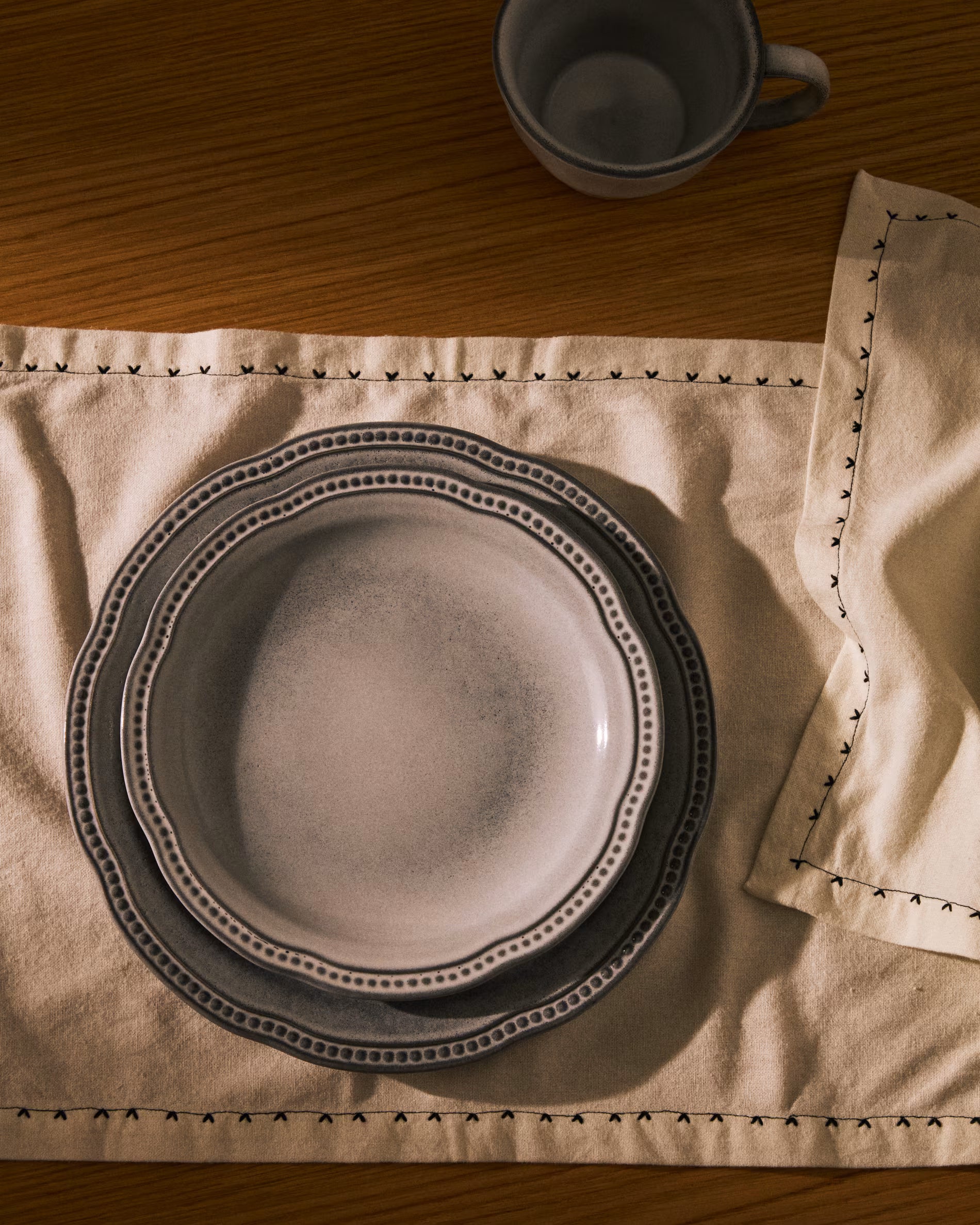 Flacher Teller DOVEC blaue Keramik