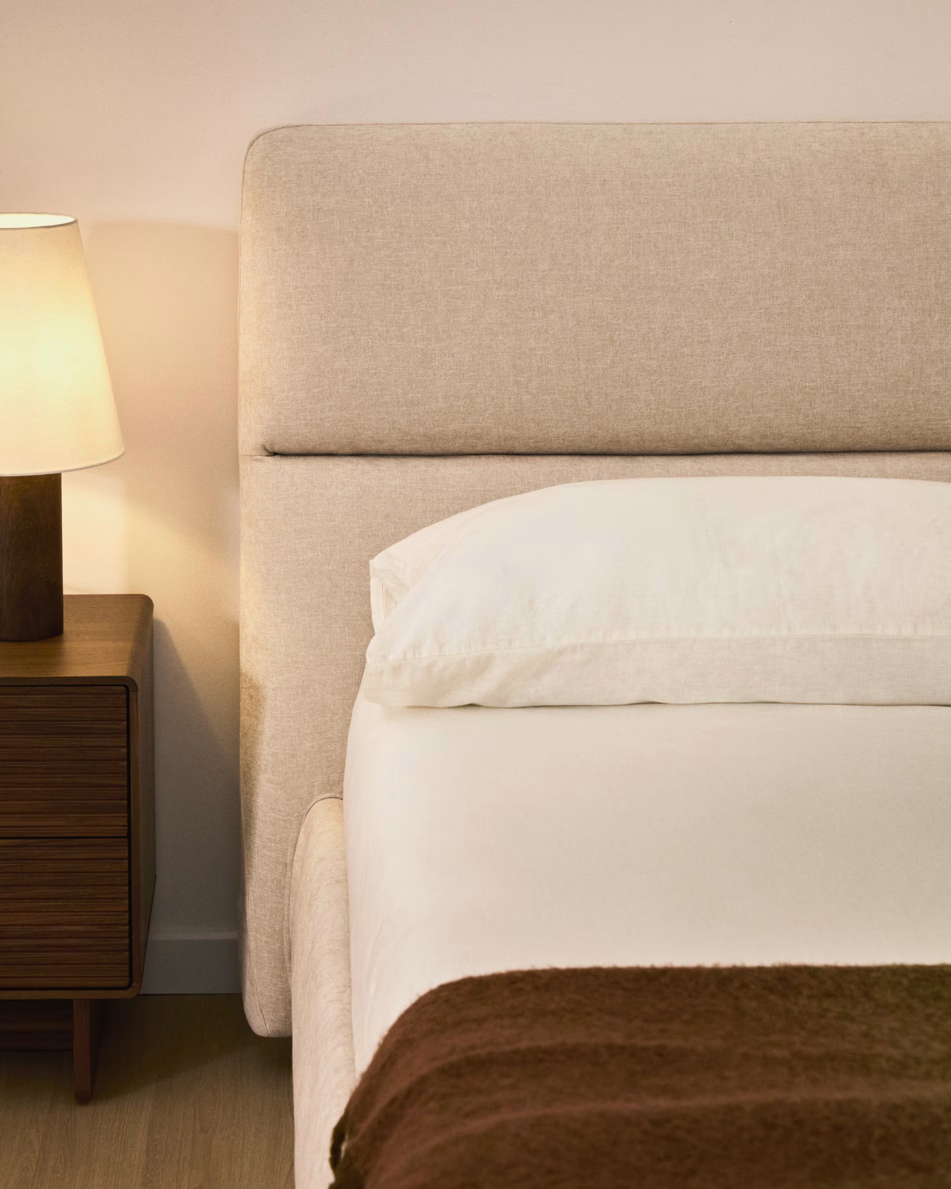 Bett mit Bettkasten DAFRA beige Chenille
