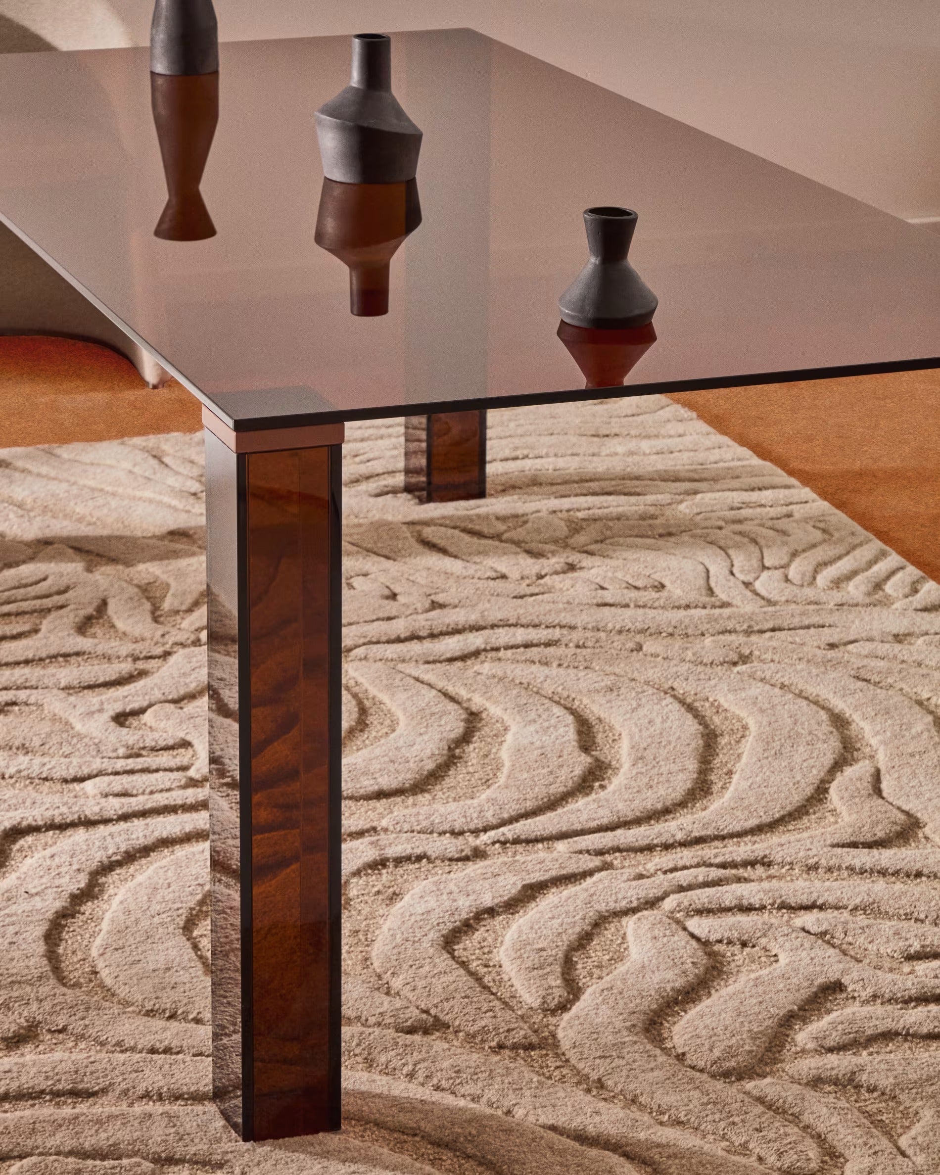 Tisch ADULARIA braunes gehärtetes Glas