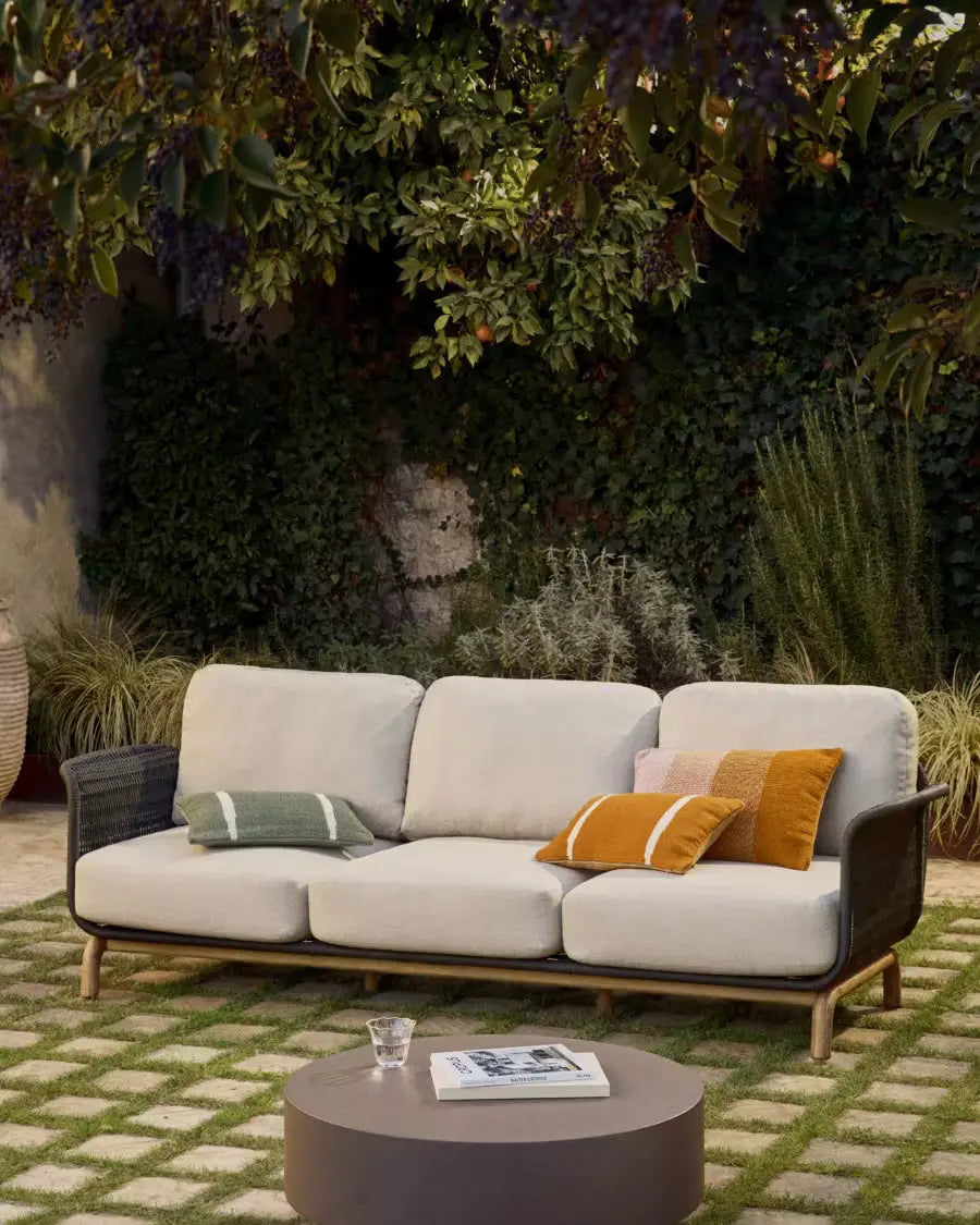 Sofa ogrodowa 3-osobowa ALIPA czarny z beżowym – Kave Home
