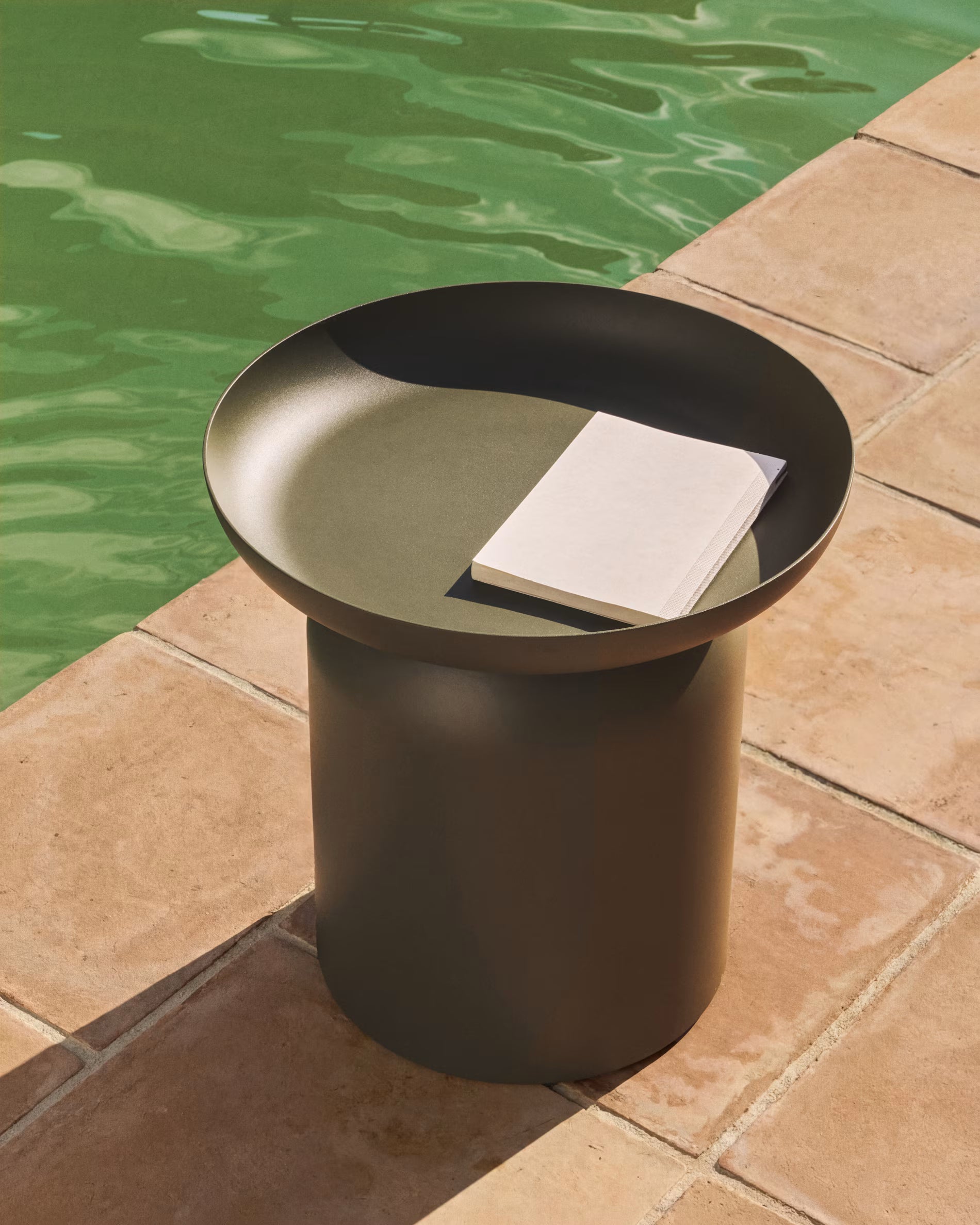 ARCOLA Green Garden Side Table