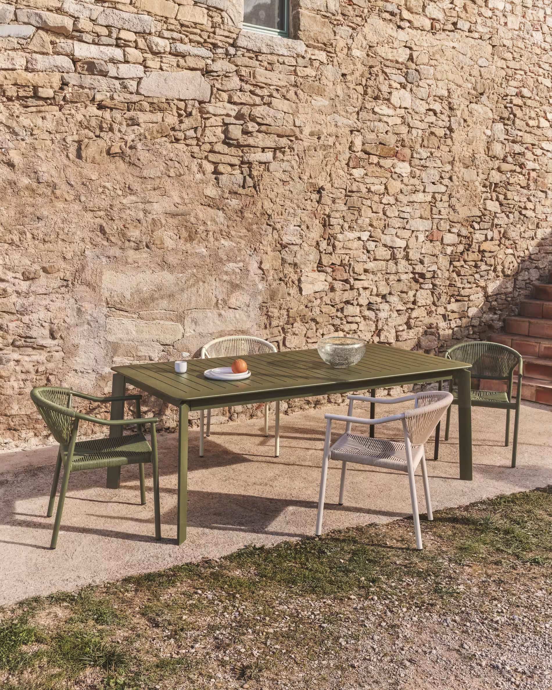 BRELA ecru garden set with aluminum base