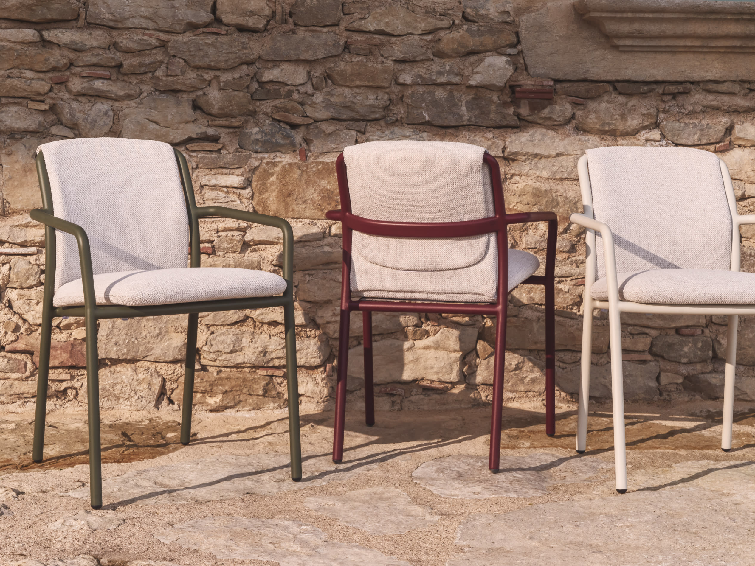 LINOSA Garden Chair Beige with Burgundy Base