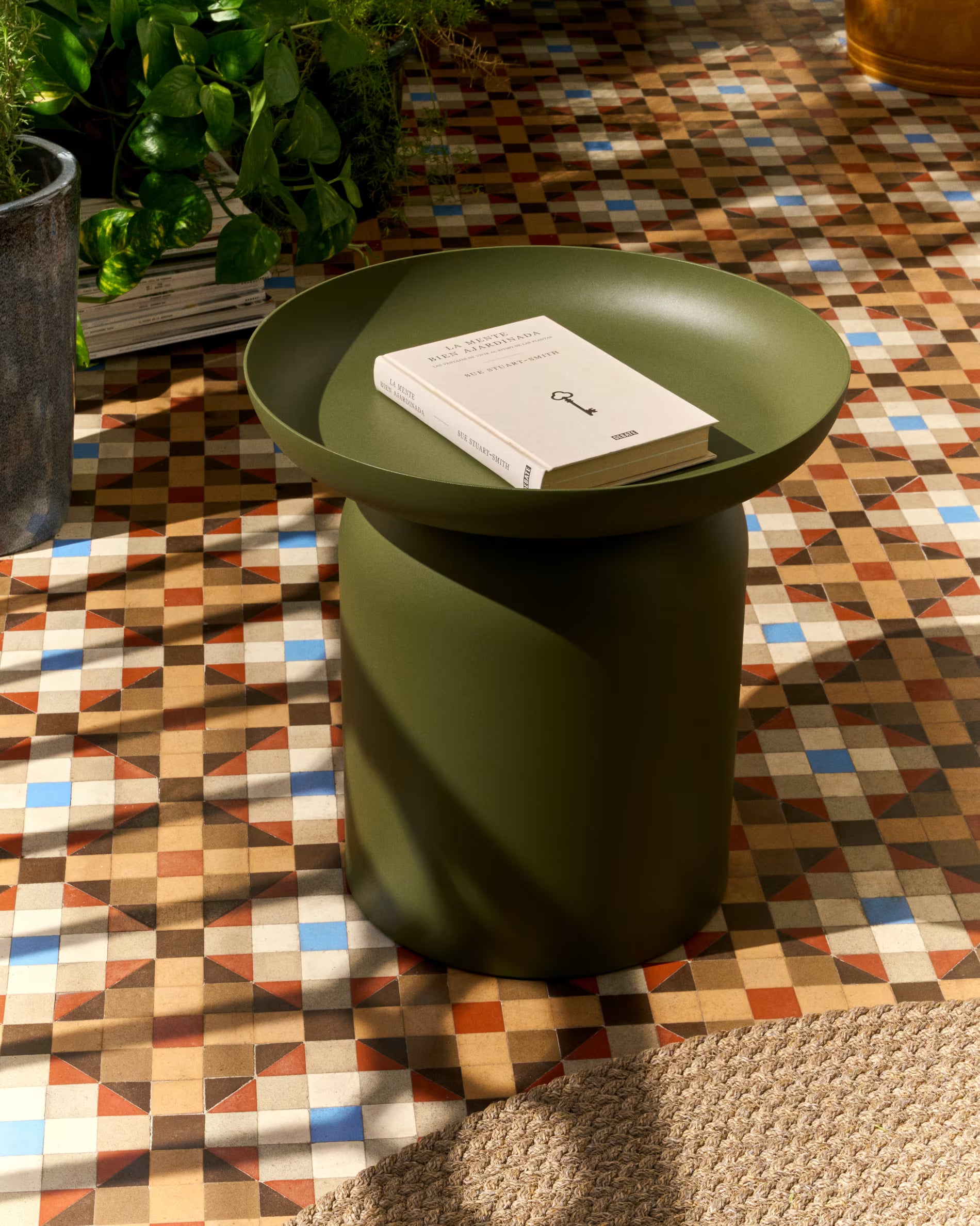 ARCOLA Green Garden Side Table