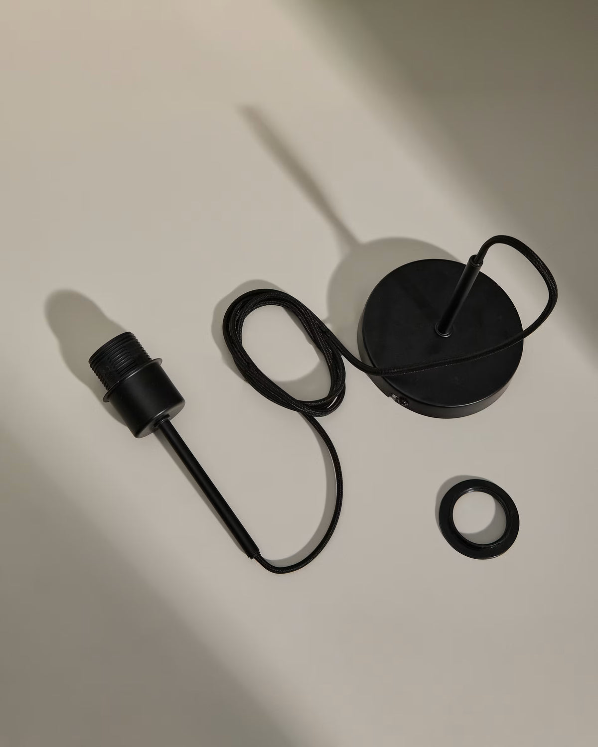 Befestigung von Fulvia Black Hanging Lampe