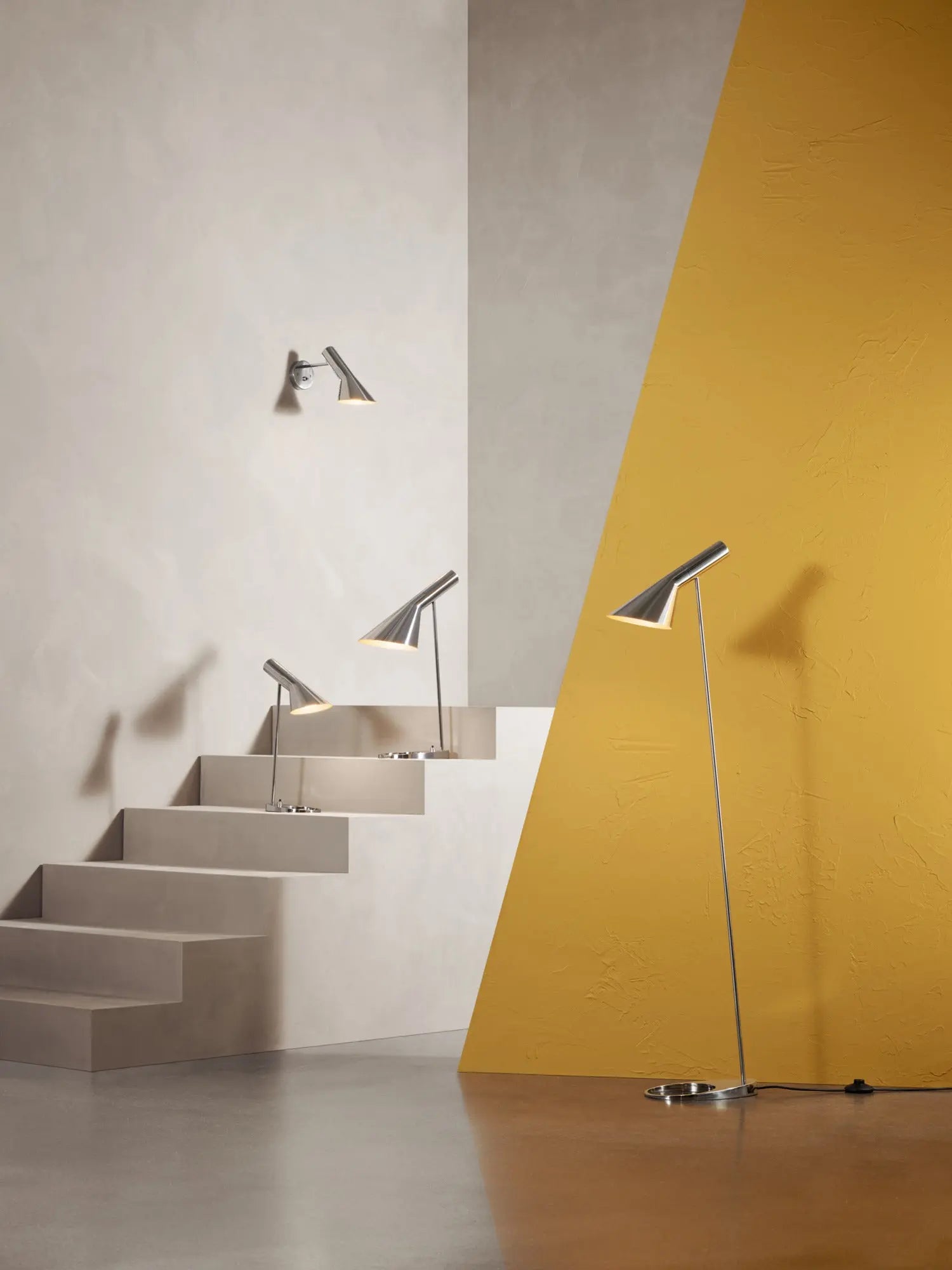 Lampa stołowa AJ MINI polerowana stal nierdzewna – Louis Poulsen