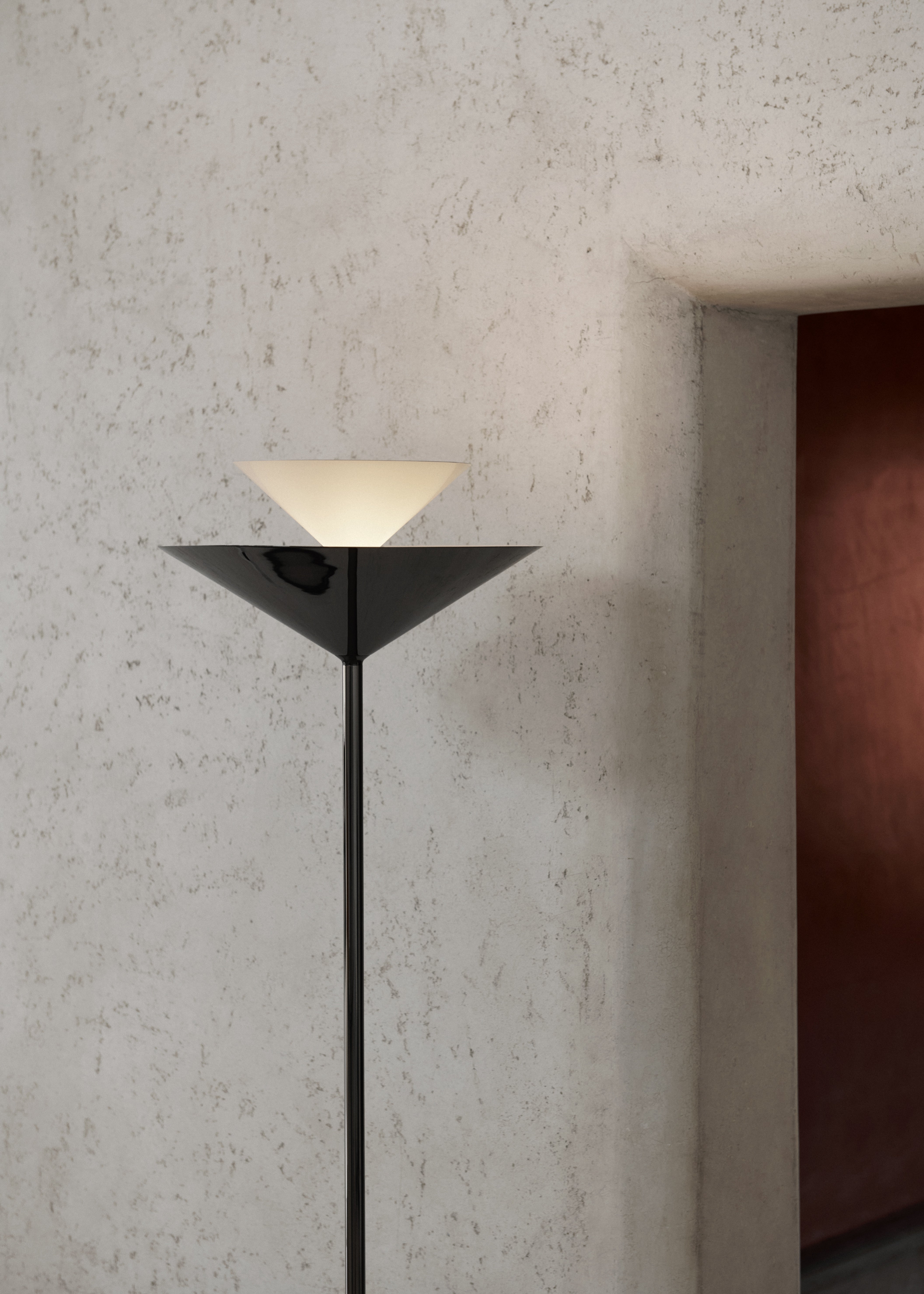 Stehlampe GIO LN28 verchromt mit braunem Marmorsockel