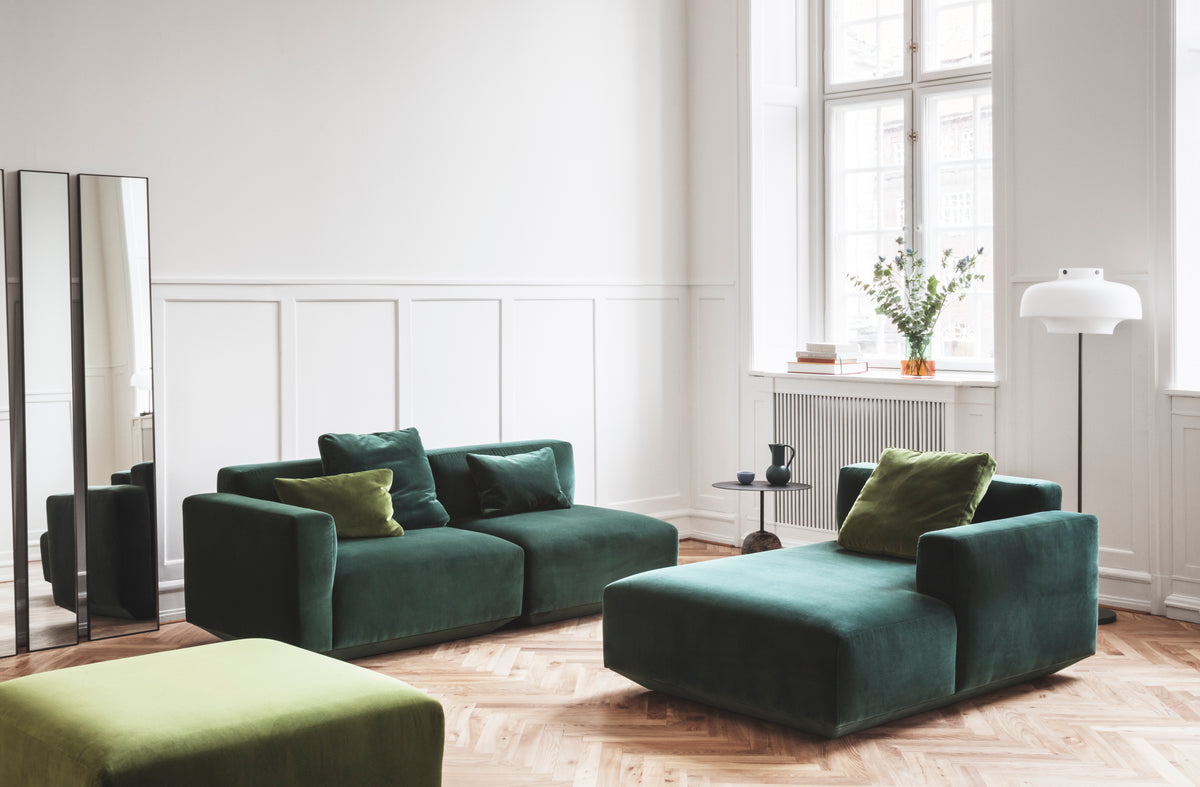 Stehlampe COPENHAGEN SC14 mit opalisiertem Schirm und brüniertem Messingfuß