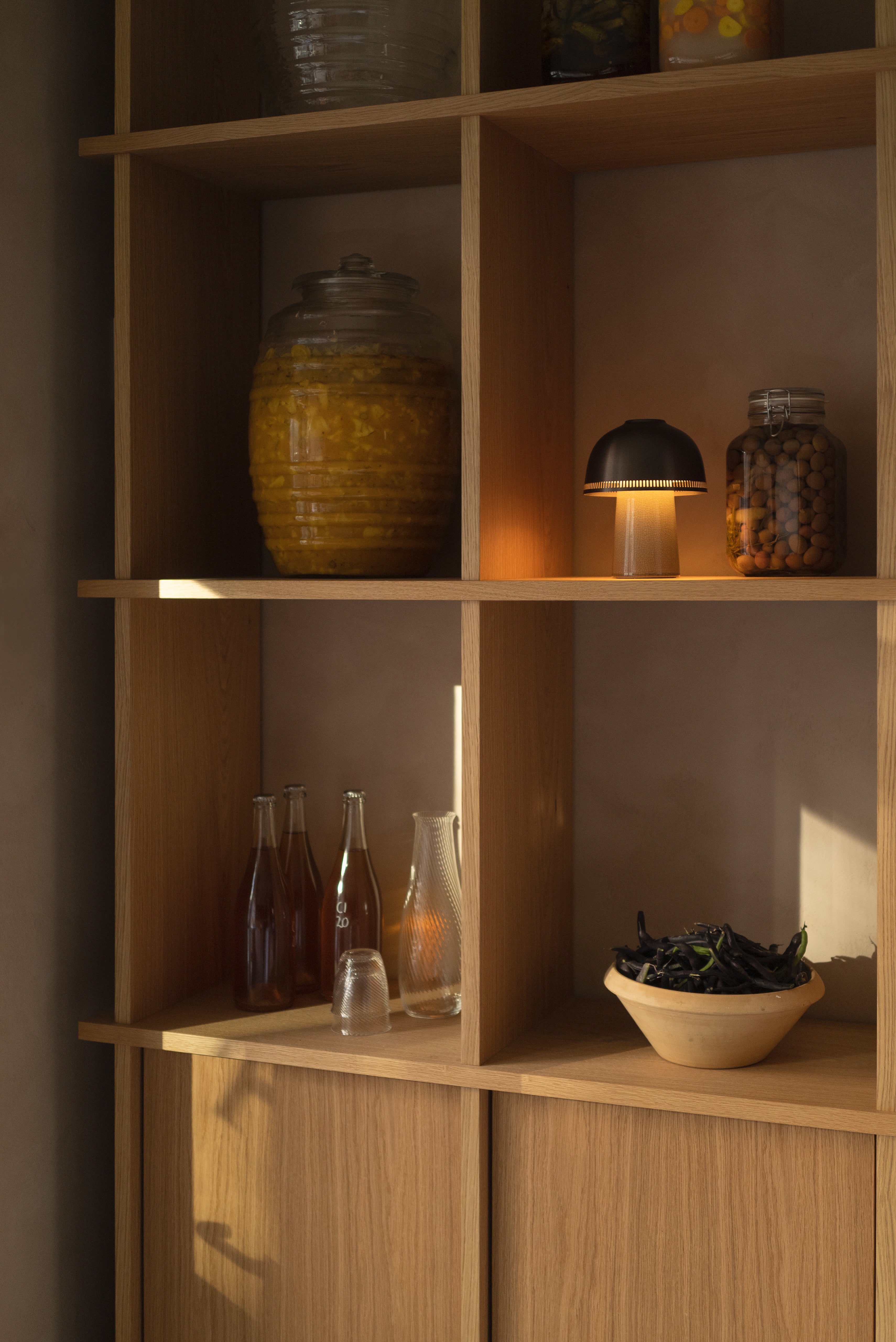 Tragbare Lampe RAKU SH8 mit braunem Schirm und beigem Sockel