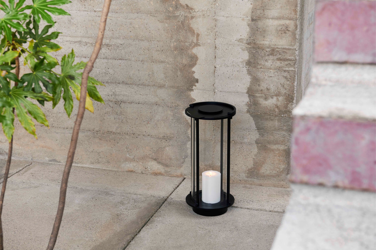 Außenlaterne für Kerzen HURRICANE SC83 aus Glas und schwarzem Aluminium