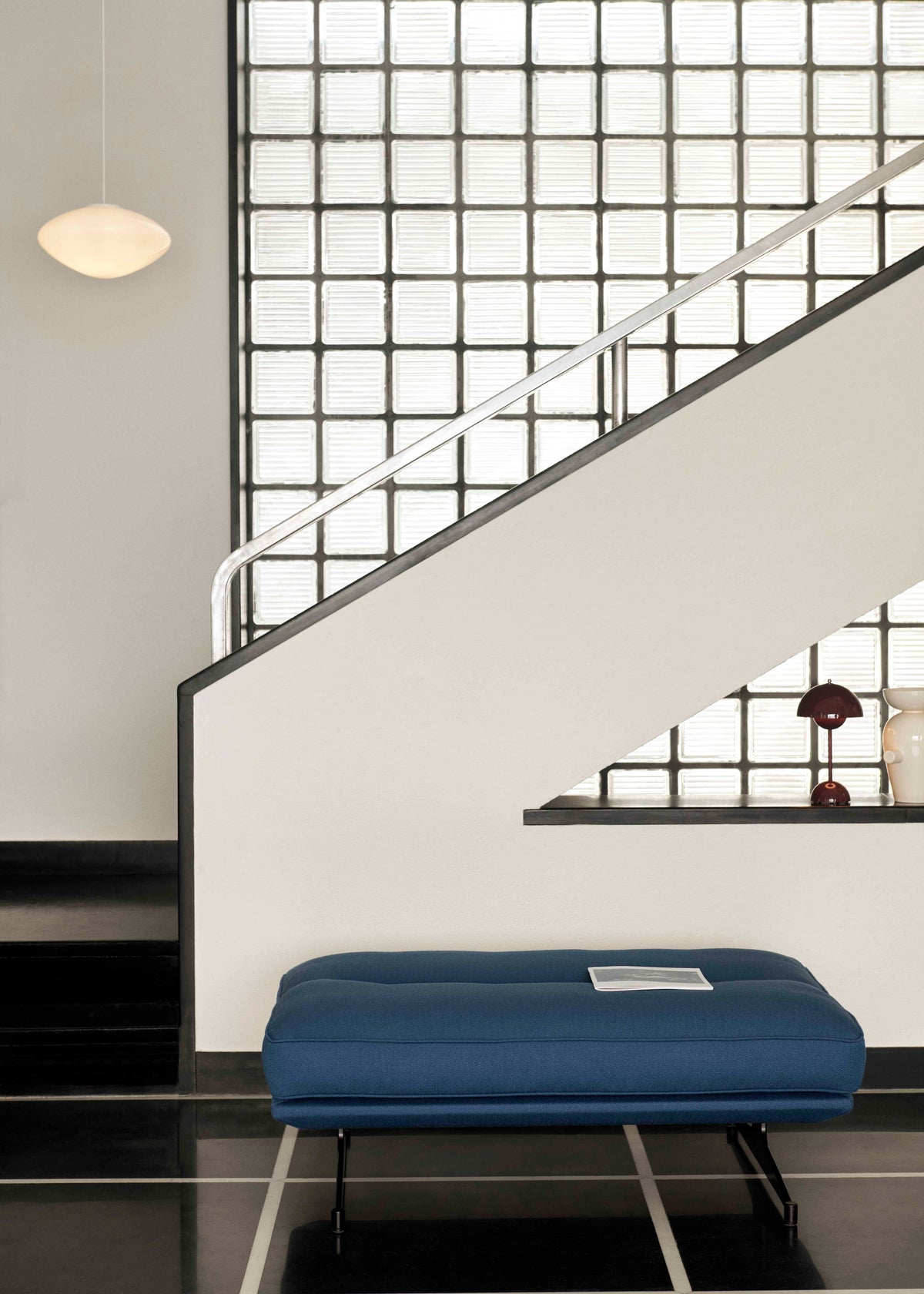 Hocker INLAND AV32 gepolstert mit schwarzem Gestell