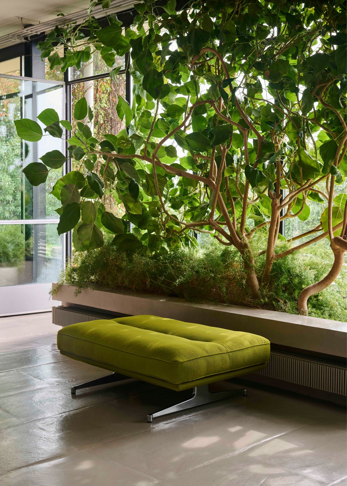 Hocker INLAND AV32 gepolstert mit schwarzem Gestell