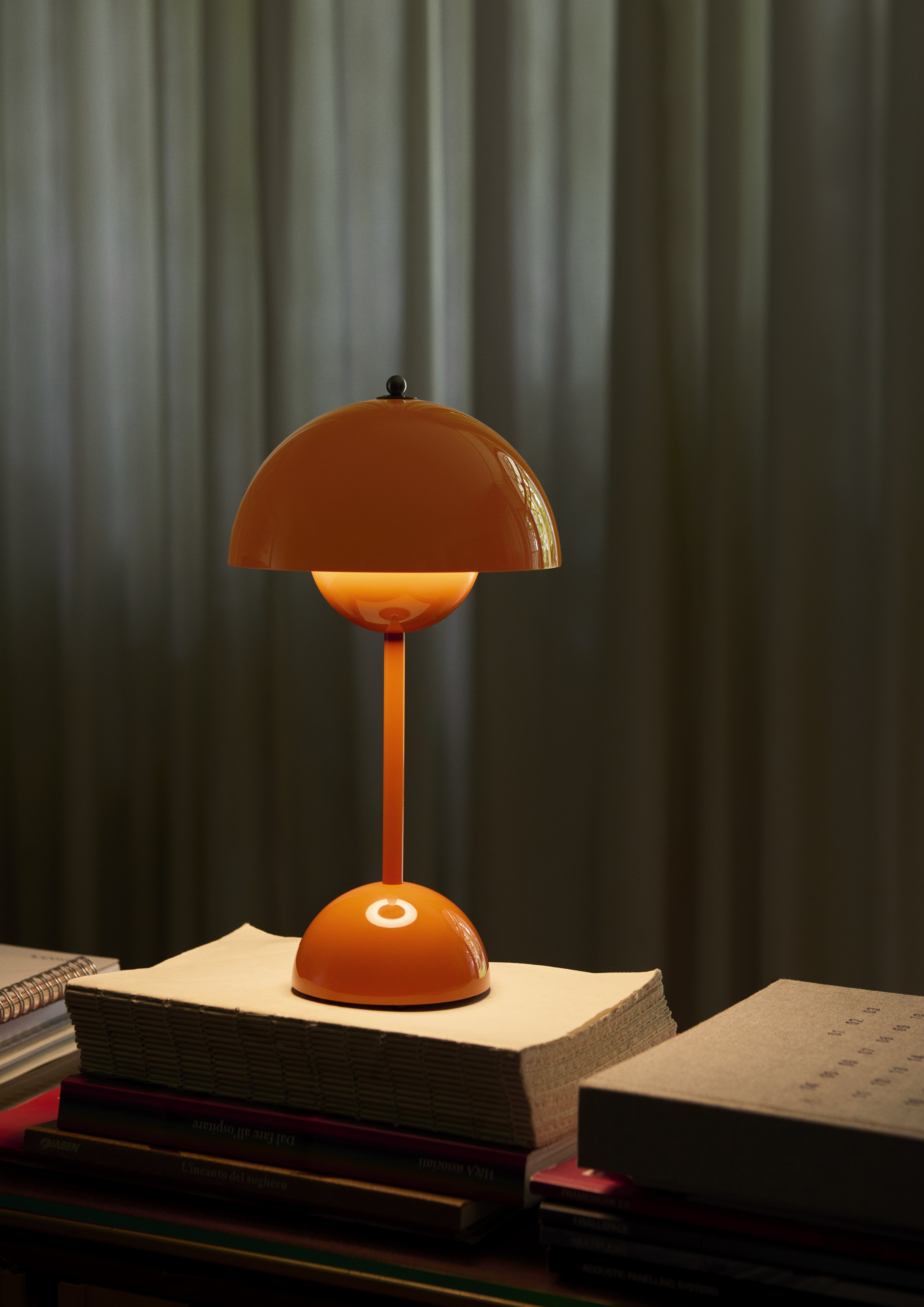 Tragbare Lampe FLOWERPOT VP9 in Orange