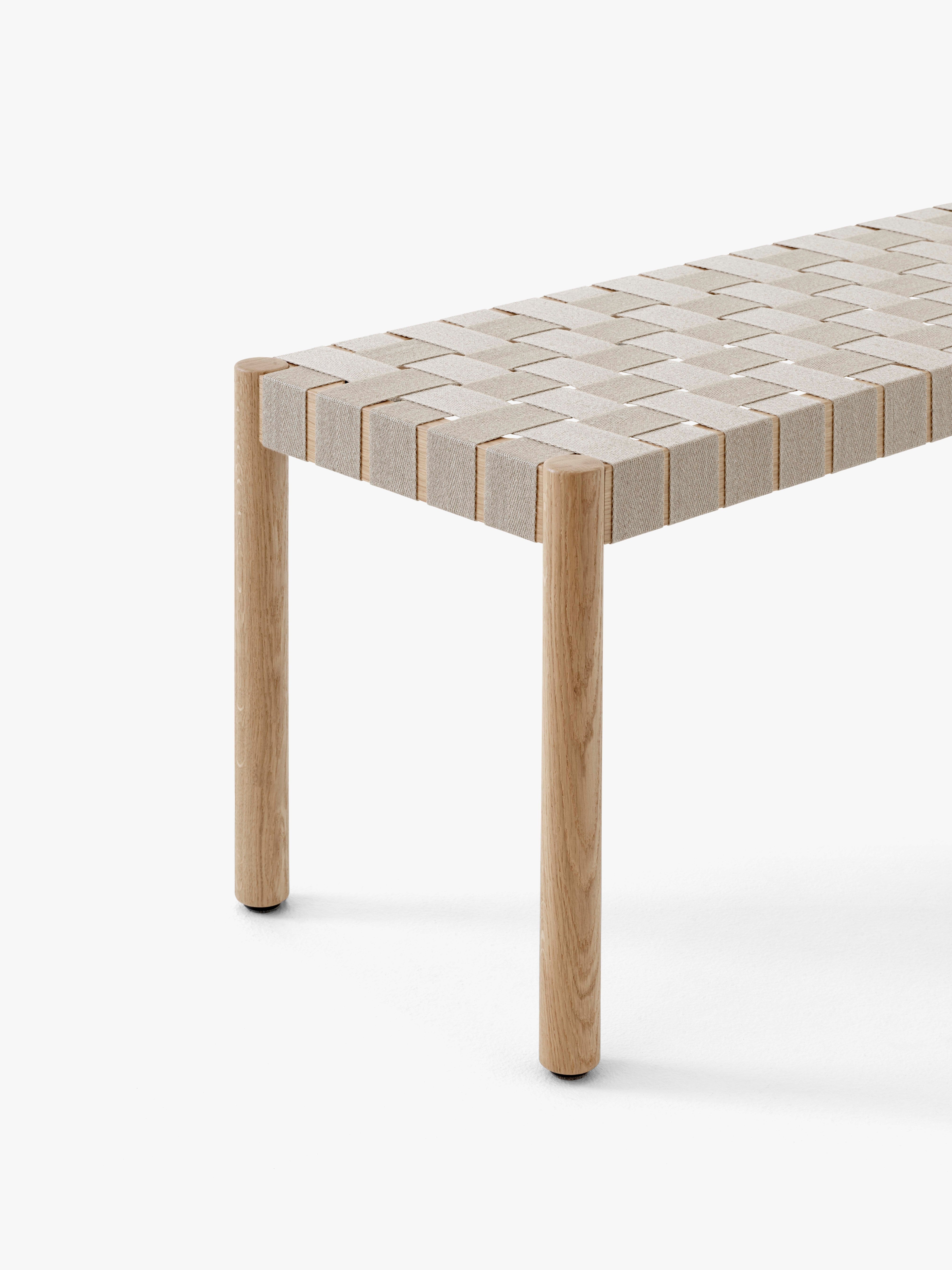 Bank BETTY mit beigem gewebtem Sitz und lackierter Eiche