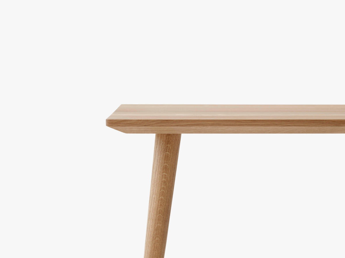 Quadratischer Couchtisch IN BETWEEN SK24 geölte Eiche