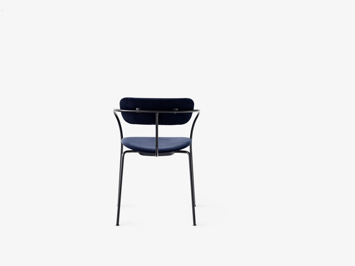 Sessel mit Armlehnen PAVILION AV13 gepolstert mit schwarzem Gestell