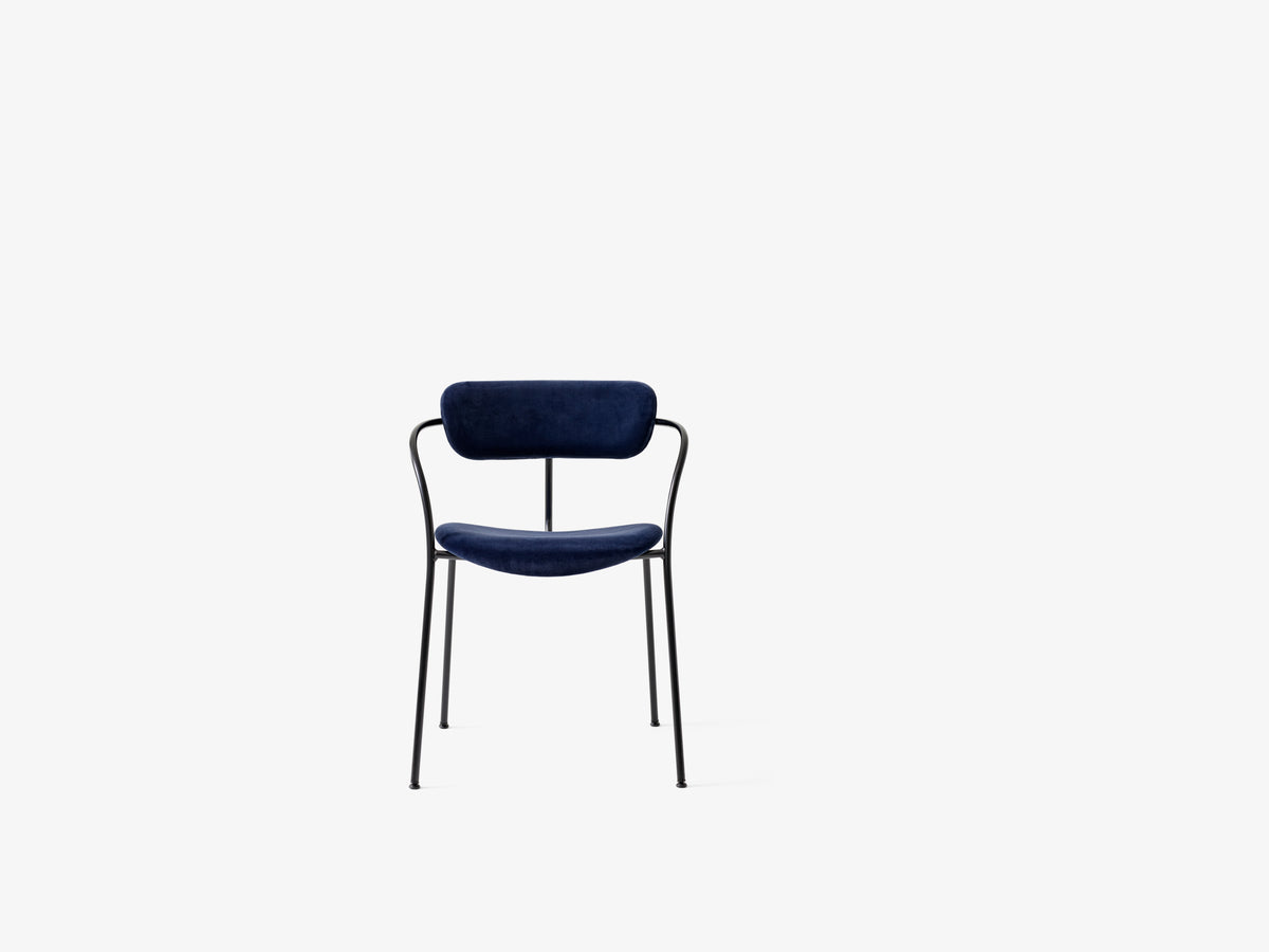 Sessel mit Armlehnen PAVILION AV13 gepolstert mit schwarzem Gestell