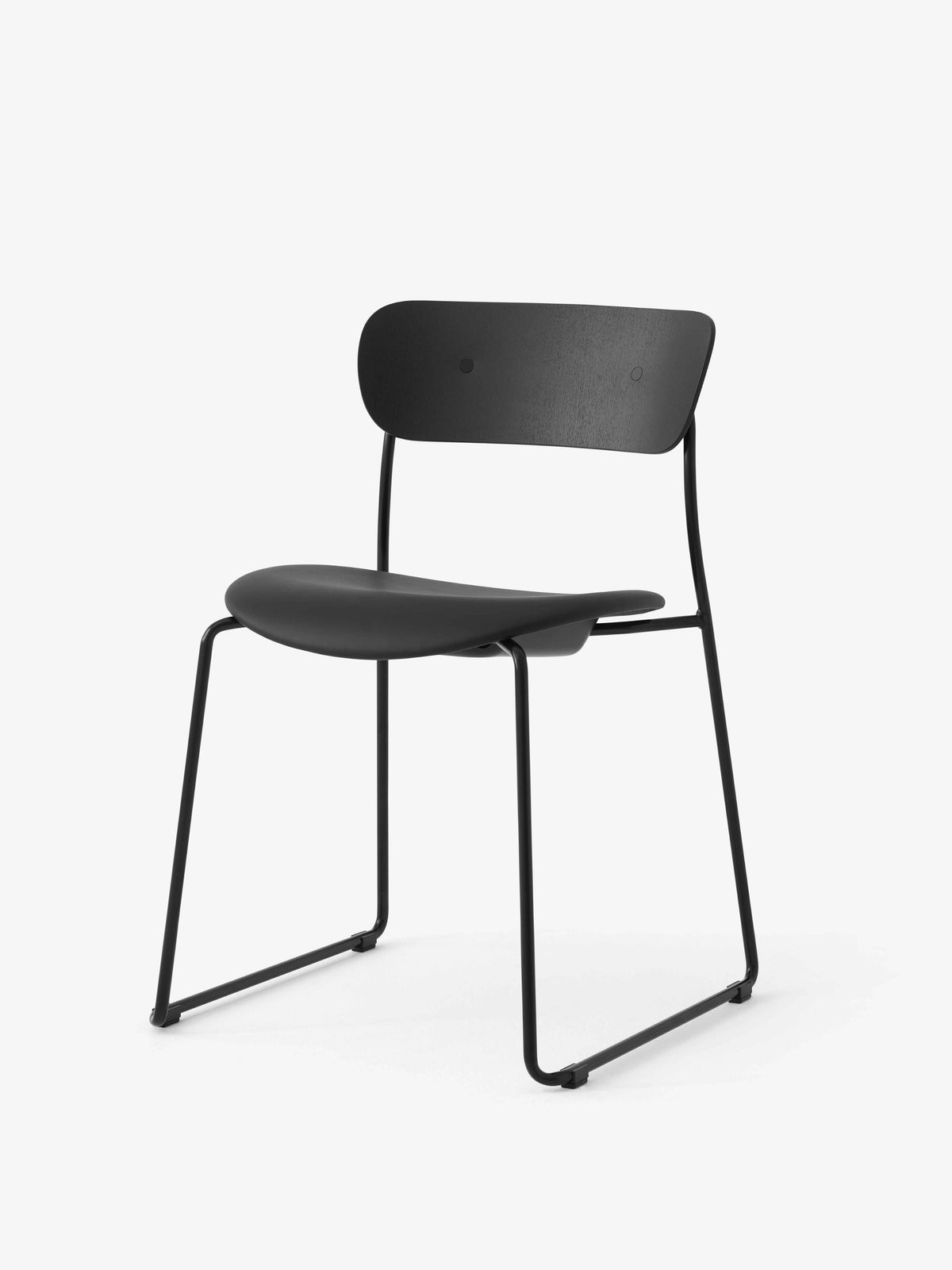 Stuhl PAVILION AV52 schwarzer lackierter Eiche mit gepolstertem Sitz und schwarzem Gestell