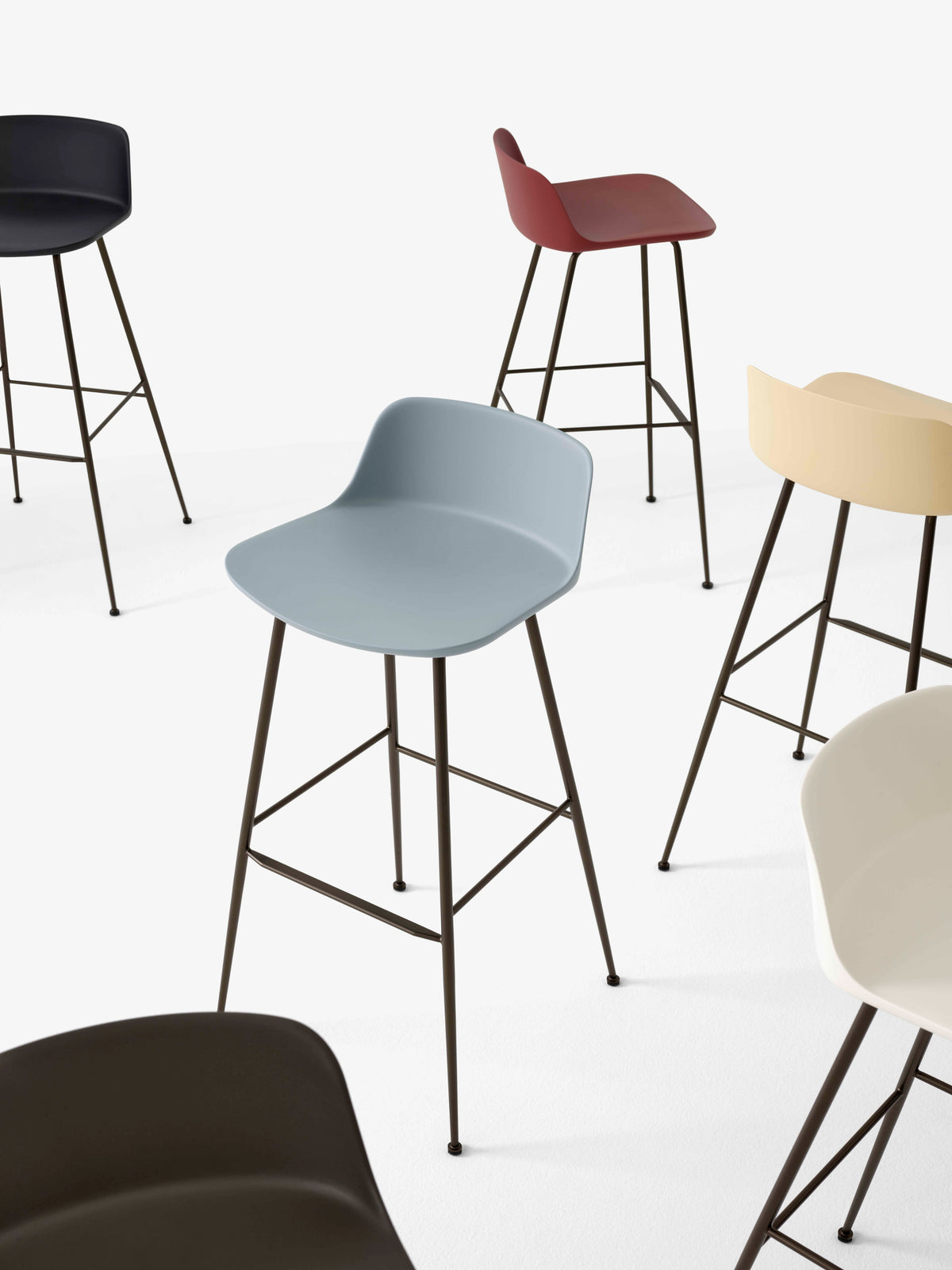 Hocker RELY weiß mit braunem Stahlgestell