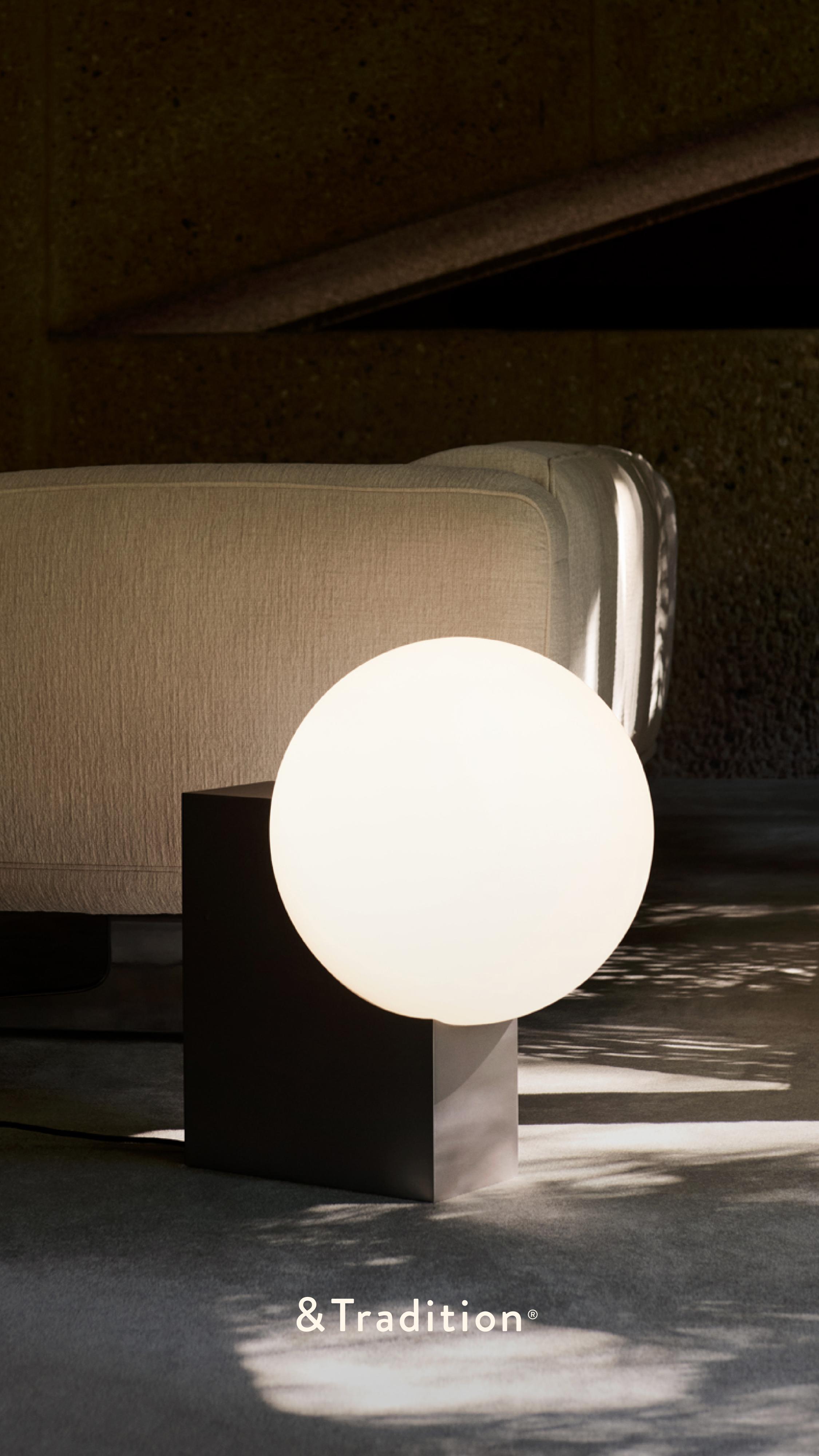Stehlampe JOURNEY SH4 mit Glas-Schirm und gebürstetem Stahlfuß