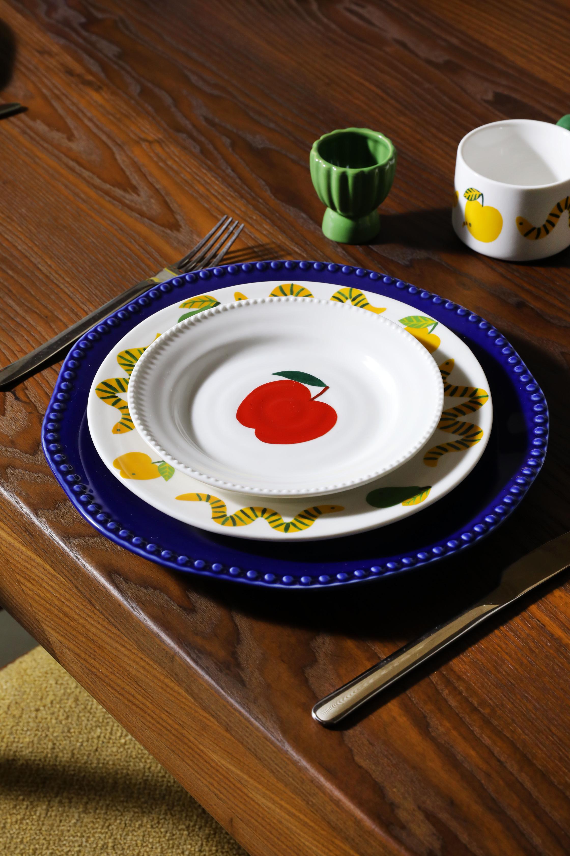 HAINES white dessert plate set with red and orange