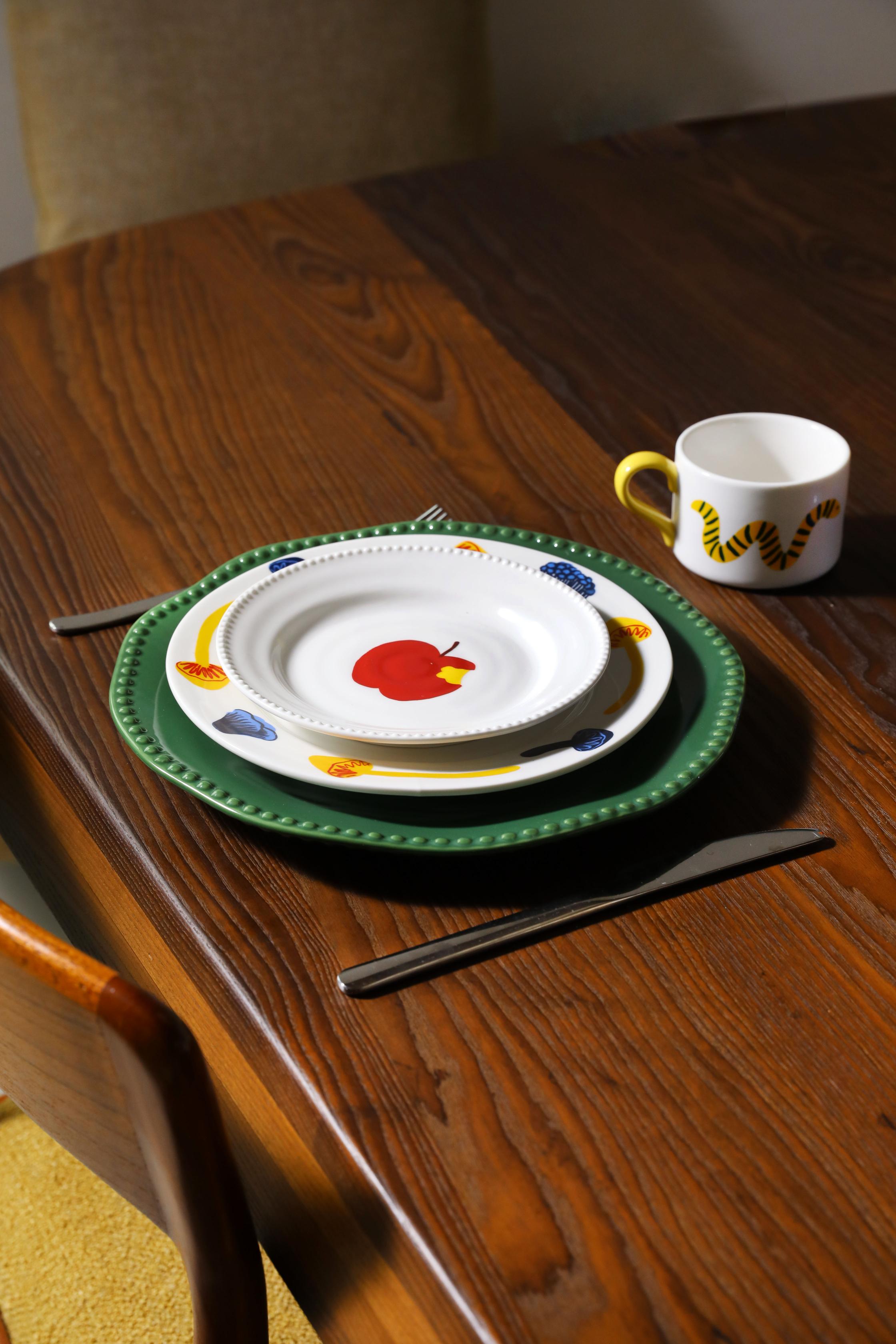 HAINES white dessert plate set with red and orange